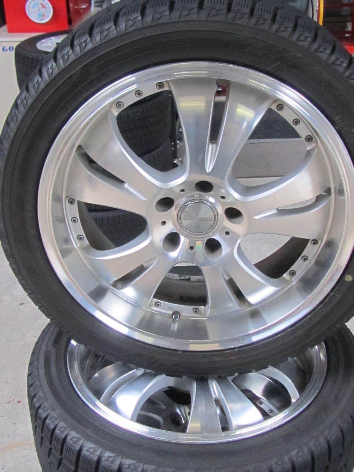 落ち着いた 大 225|45R18 スタッドレス ヨコハマ アイスガードIG60 プリウスα レヴォーグなど 品質保証、送料無料!