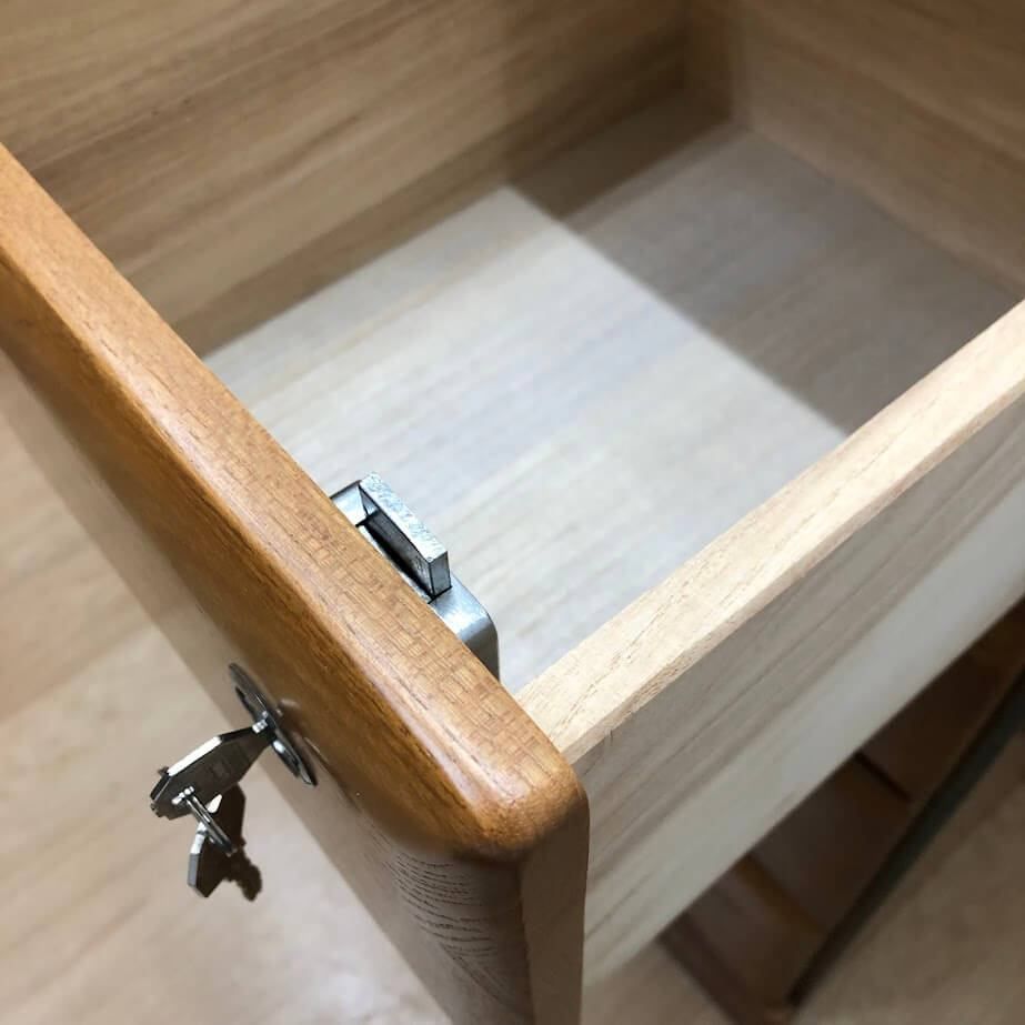 サイドボード ss7945 【中古】サイドボード 幅60cm 引出4杯 上段鍵付き 扉収納