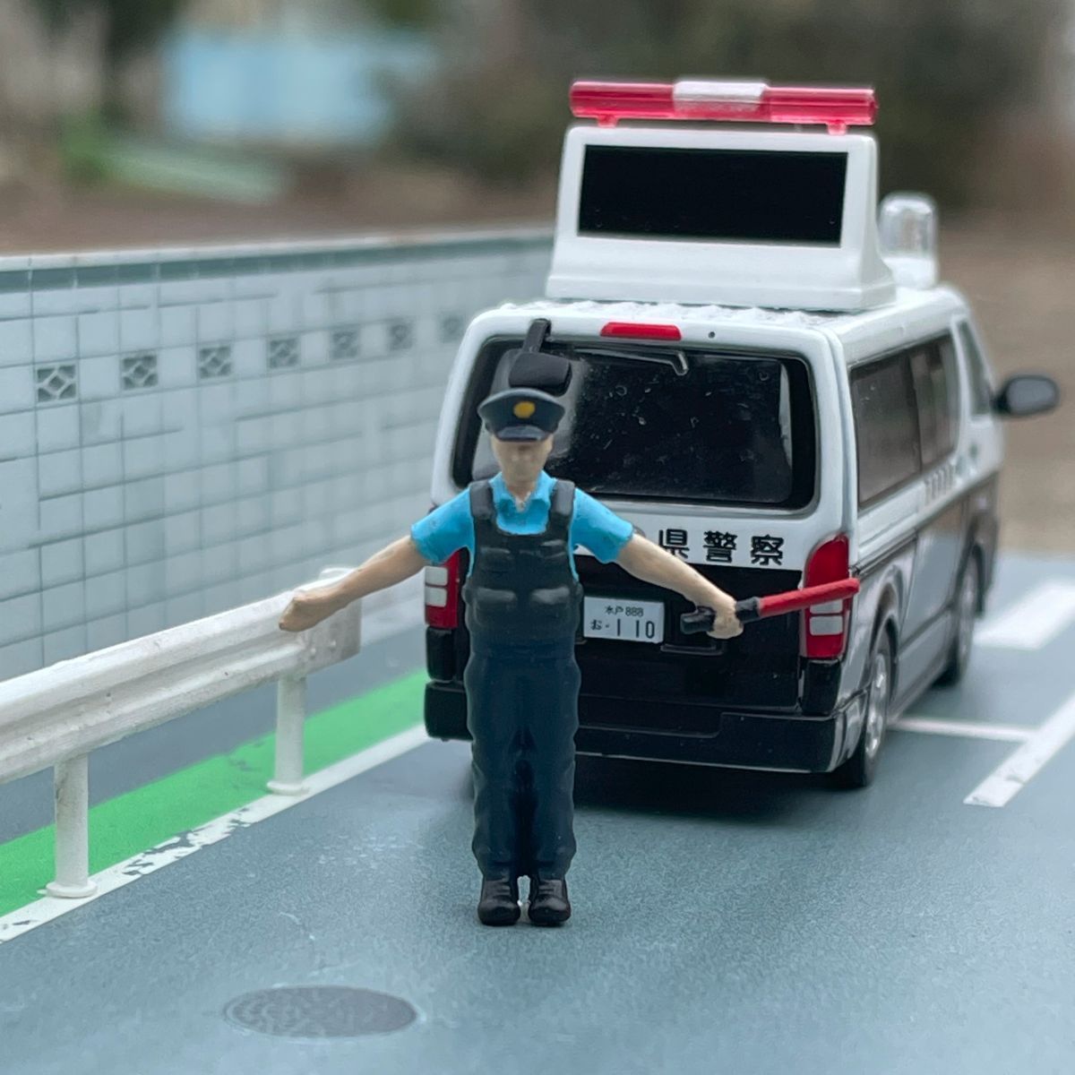 k*k様 64/1交通警察官ミニチュアフィギュアセット k*k様 64/1交通警察官ミニチュアフィギュアセット Amazon.co.jp
