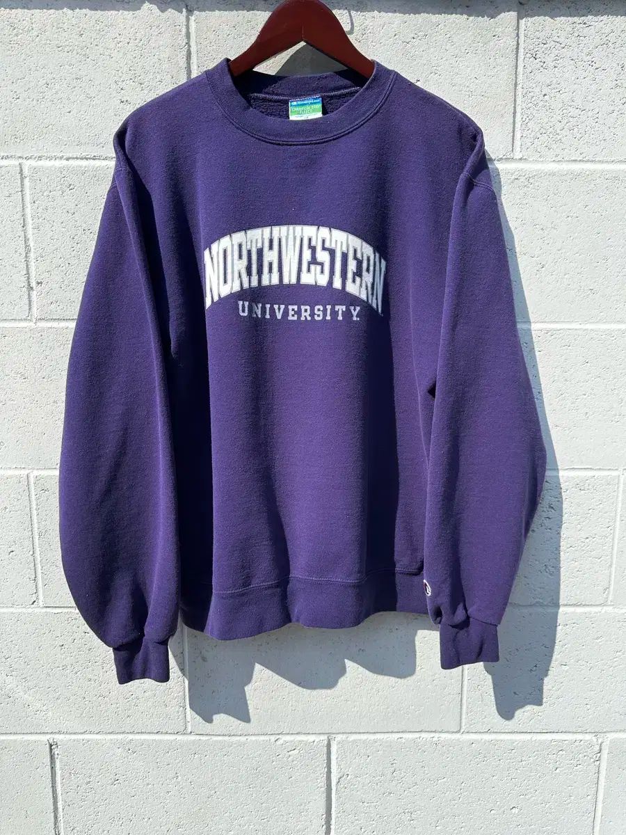 M Champion(チャンピオン) northwestern 紫 パーカー