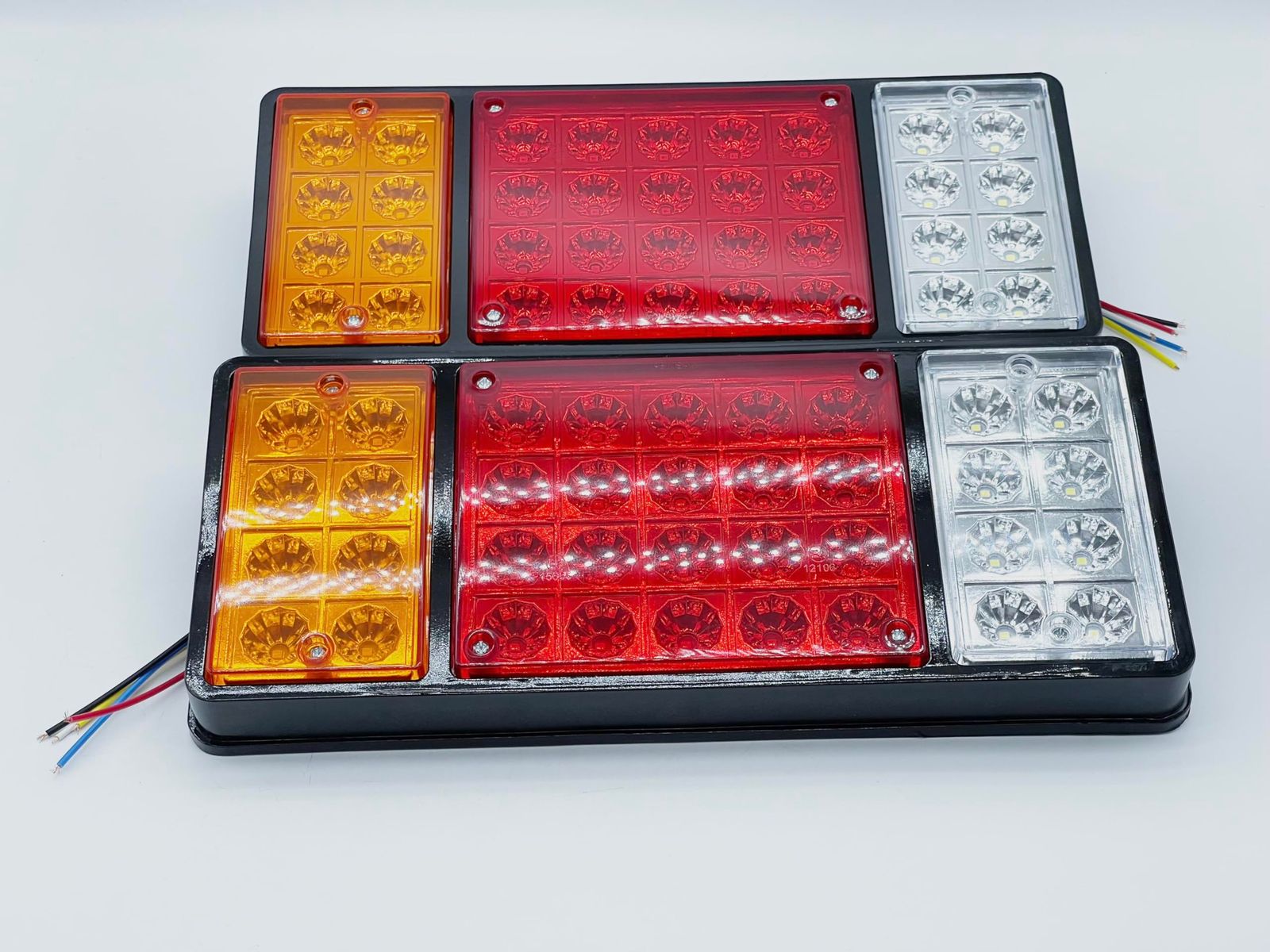 エクストレイル タイタン、Ｈ４年、右テールランプ DBA-NT32 右テールランプ 220-23746 26550-6FP0A