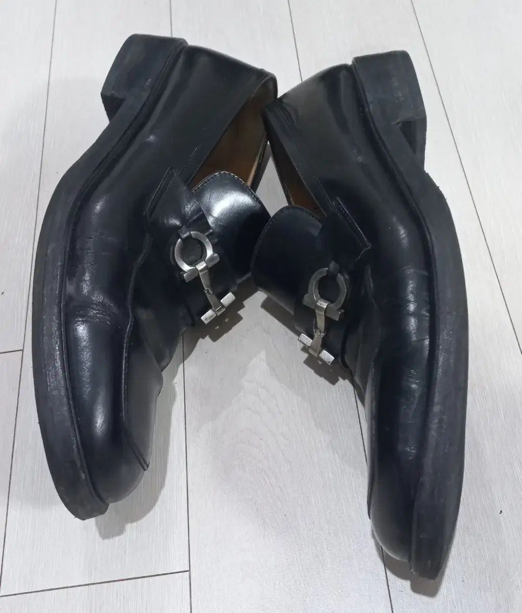 FERRAGAMO フェラガモ メンズ ブラックシューズ 270