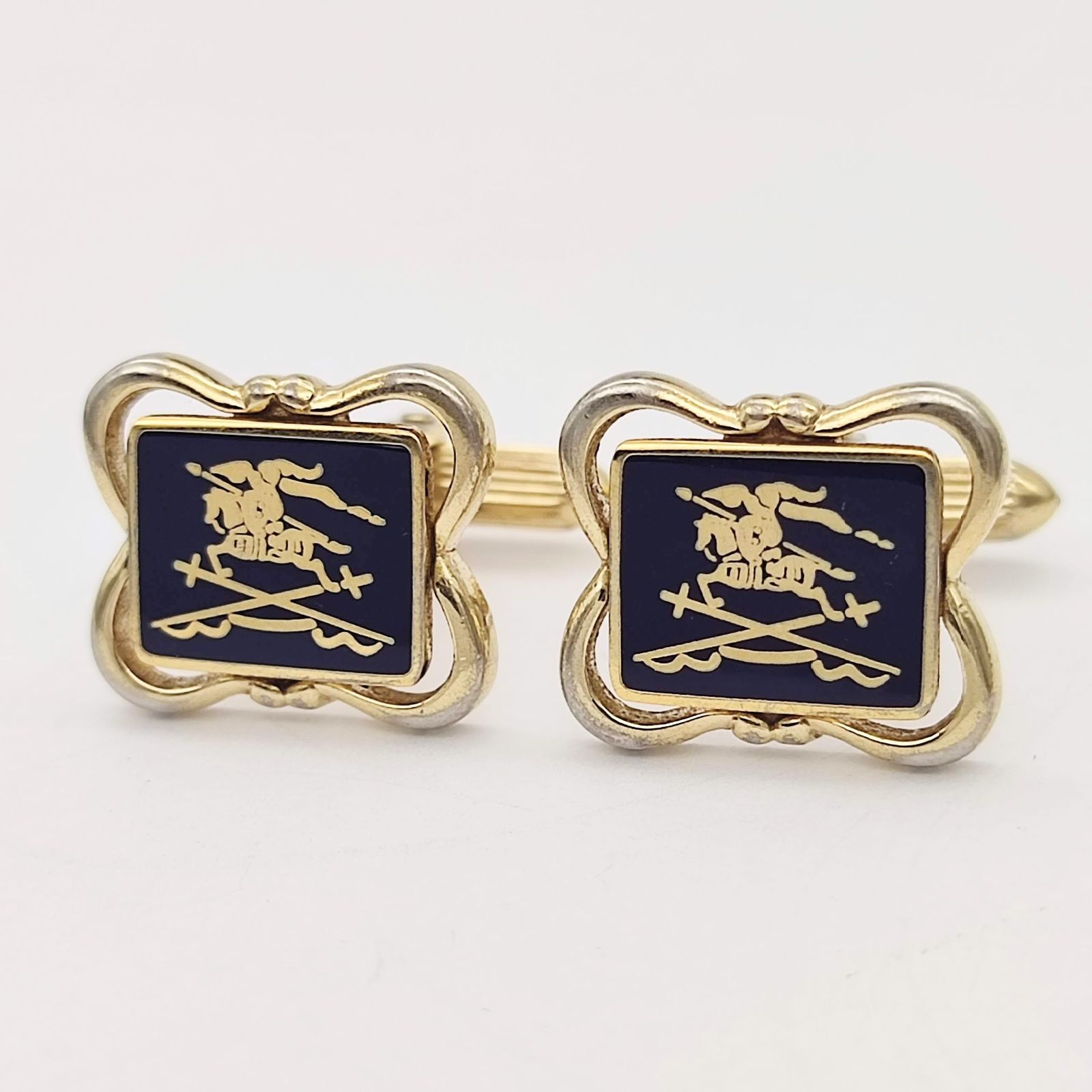 【美品】バーバリー　Burberry 's カフリンクス シルバー　オニキス 美品】バーバリー Burberry ´s カフリンクス シルバー オニキス