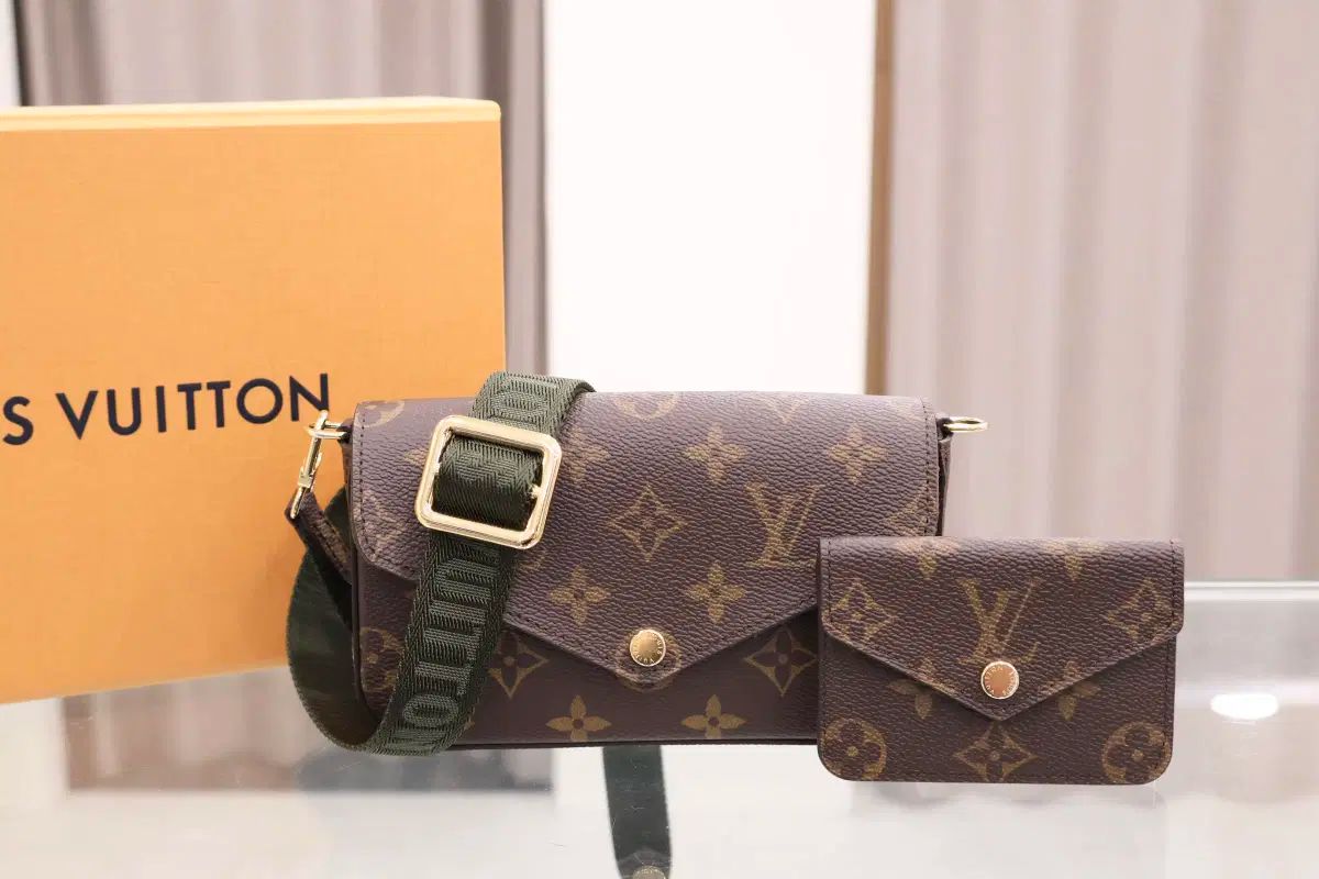 Louis Vuitton(ルイヴィトン) ポシェット フェリシー ストラップ