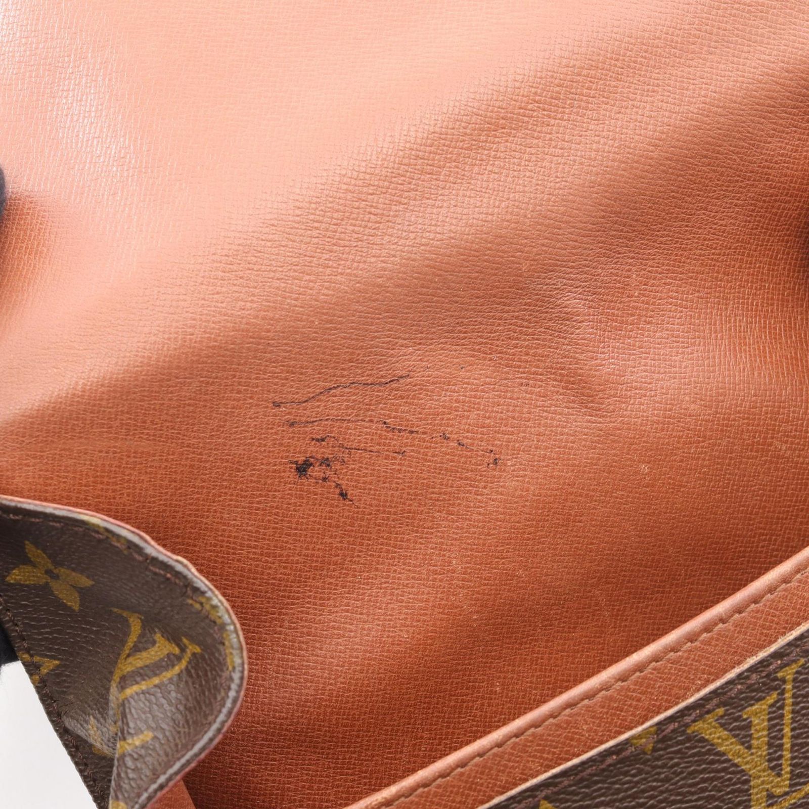 ルイ・ヴィトン LOUIS VUITTON カルトシエールMM ショルダーバッグ