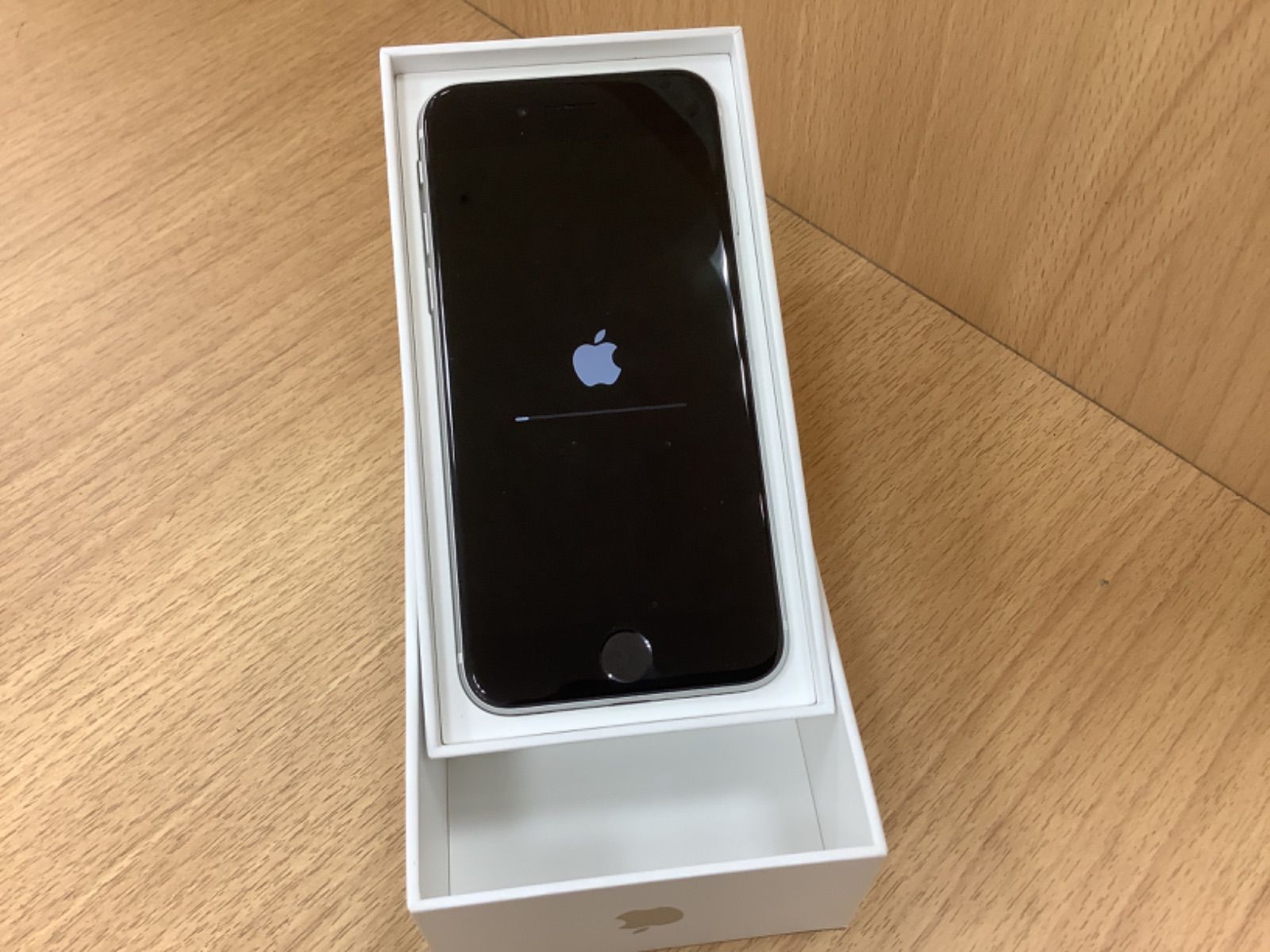 Apple iPhone SE2 第二世代 128GB Apple iPhone SE (第2世代) 128GB