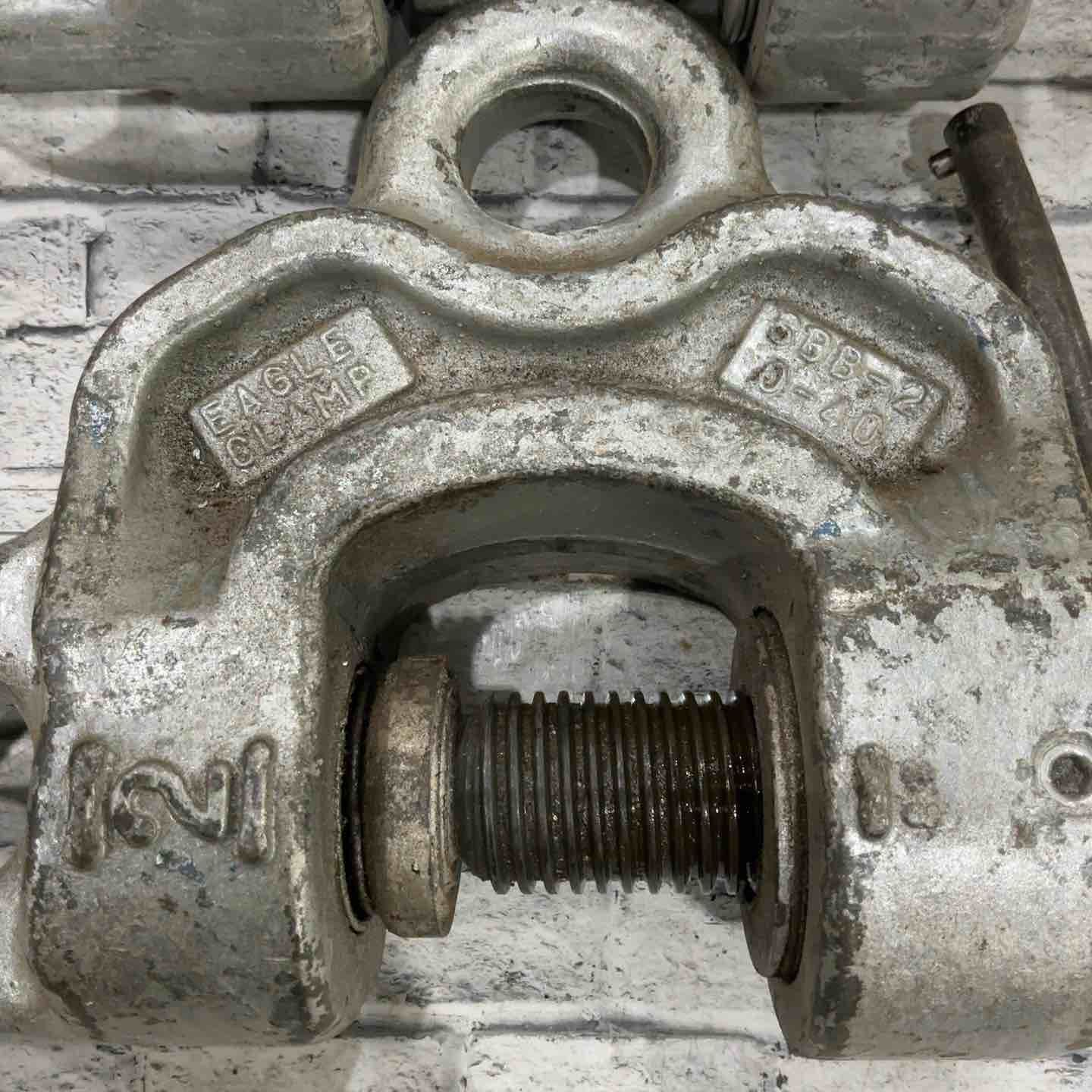 全方向ねじ式クランプ SBB-2