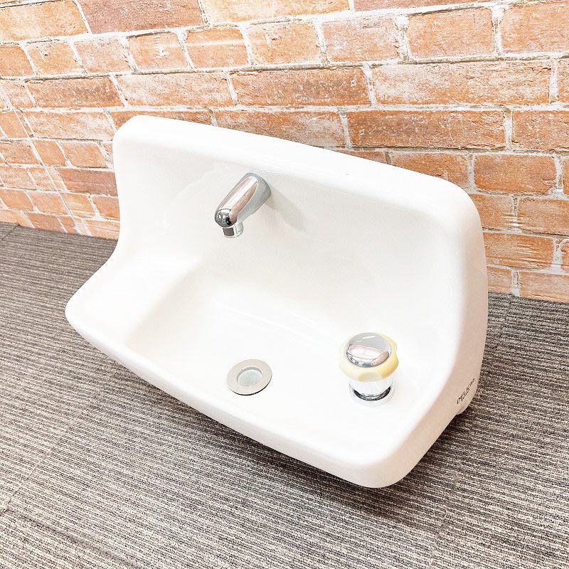 TOTO壁掛手洗器（新古品） TOTO壁掛手洗器（新古品）