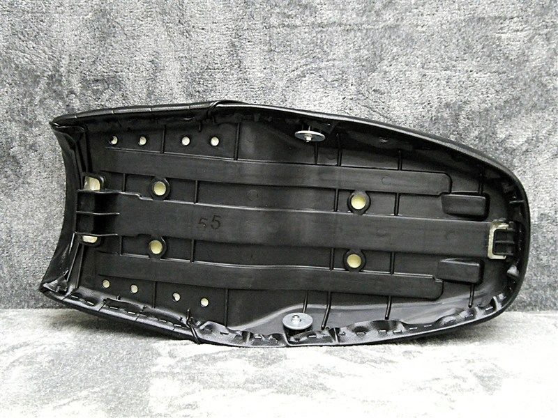 黒皮 タックロールシート|チョビ三CB400four