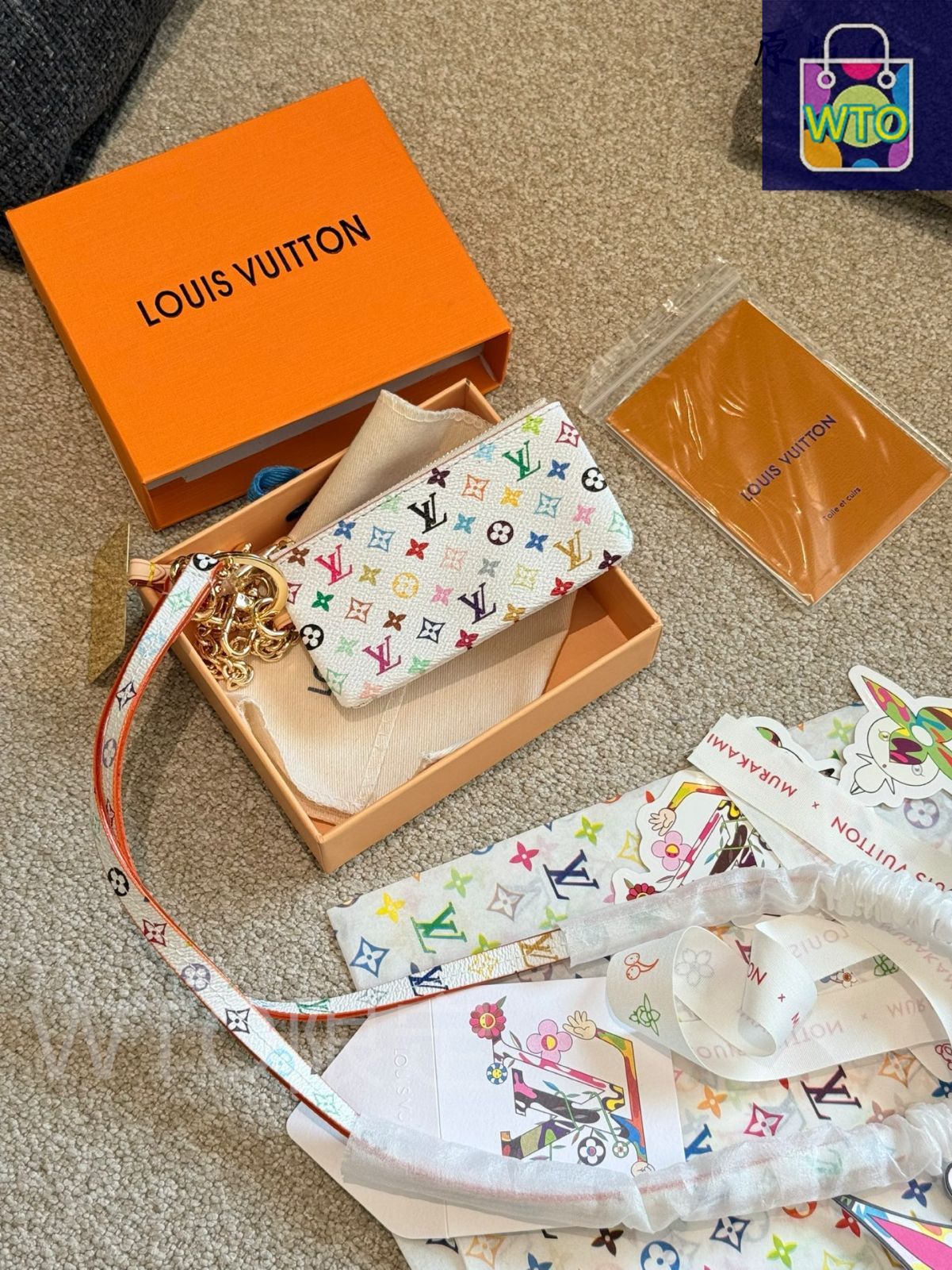 レア！LOUIS VUITTON レインボー キーホルダー新品未使用 今日特価】LV Monogram レインボー コーティング キーホルダー