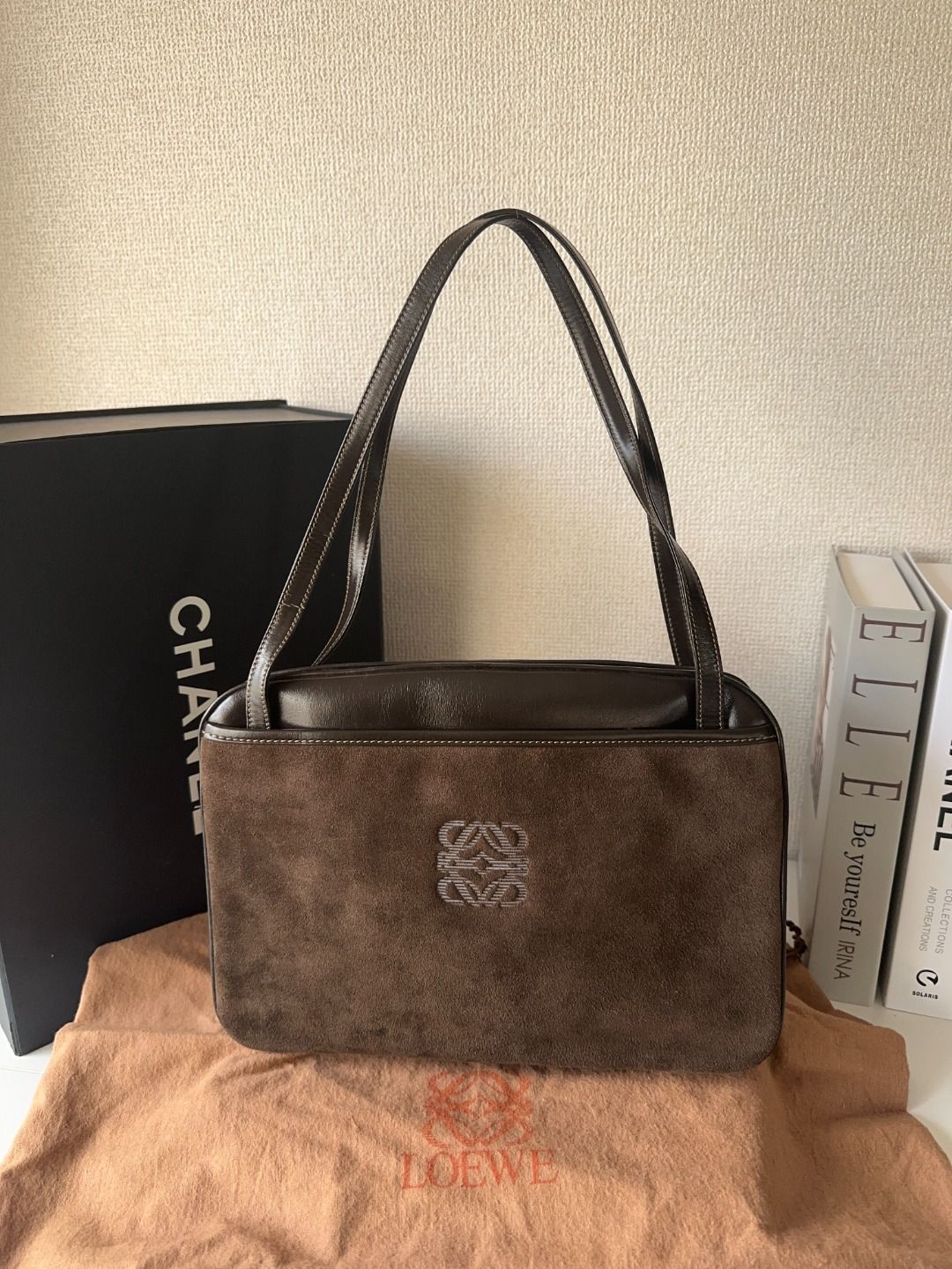 LOEWE ロエベ スエード アナグラム ハンドバッグ 【公式通販】