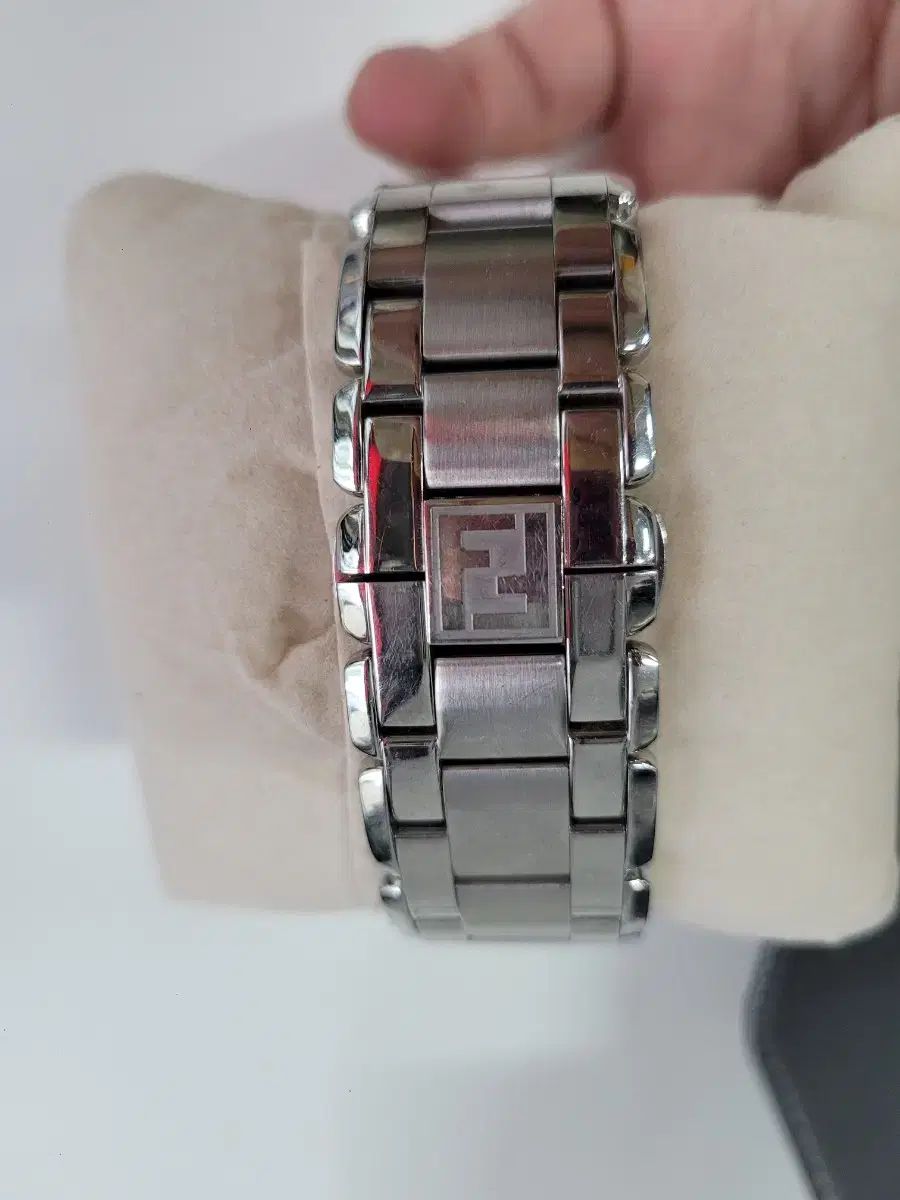 FENDI フェンディ FENDI スクエア メタル 時計