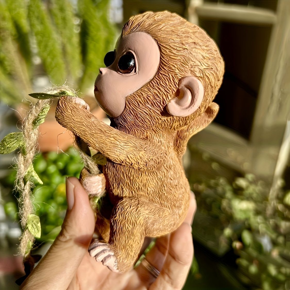 吊り下げ オブジェ ガーデンオーナメント ぶら下がっている猿 室内