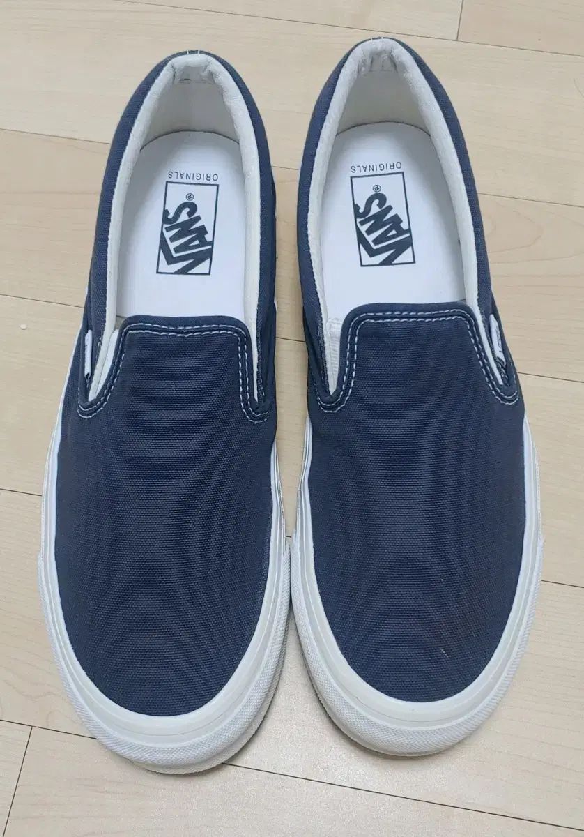 VANS(バンズ) ボルト スリッポン LX ネイビー 285