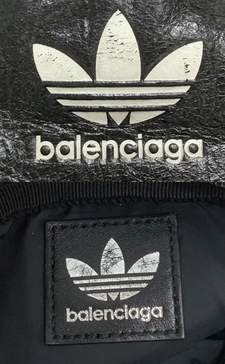 【BALENCIAGA×ADIDAS】クロスボディバック（ブラック） Balenciaga x adidas Small Crossbody Messenger Bag Black