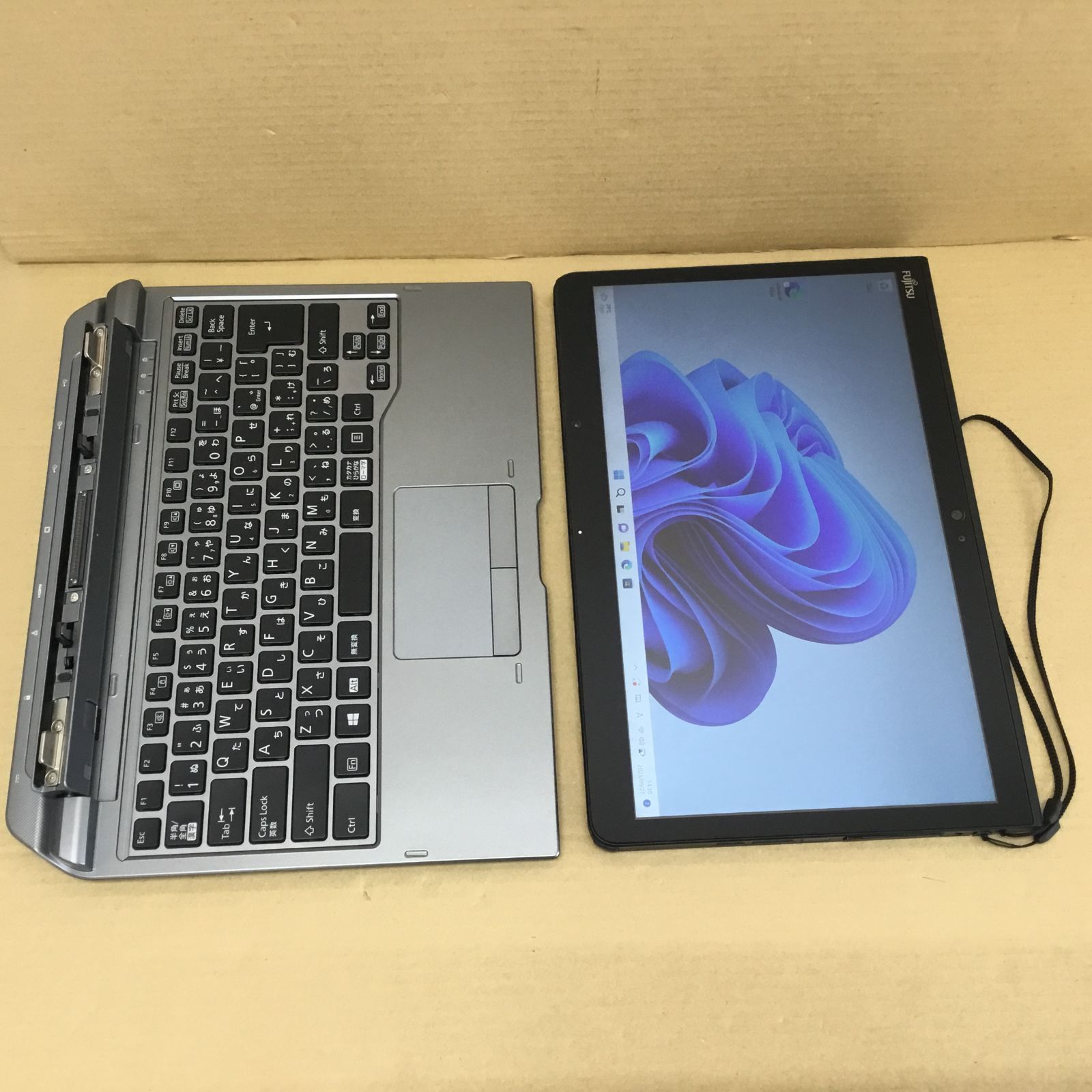 オフィス付き 富士通 ARROWS Tab Q737 P CI5 7300U -2.6GHZ 4GB 128GB 13.3インチ WIN11P 無線 BLUETOOTH カメラ