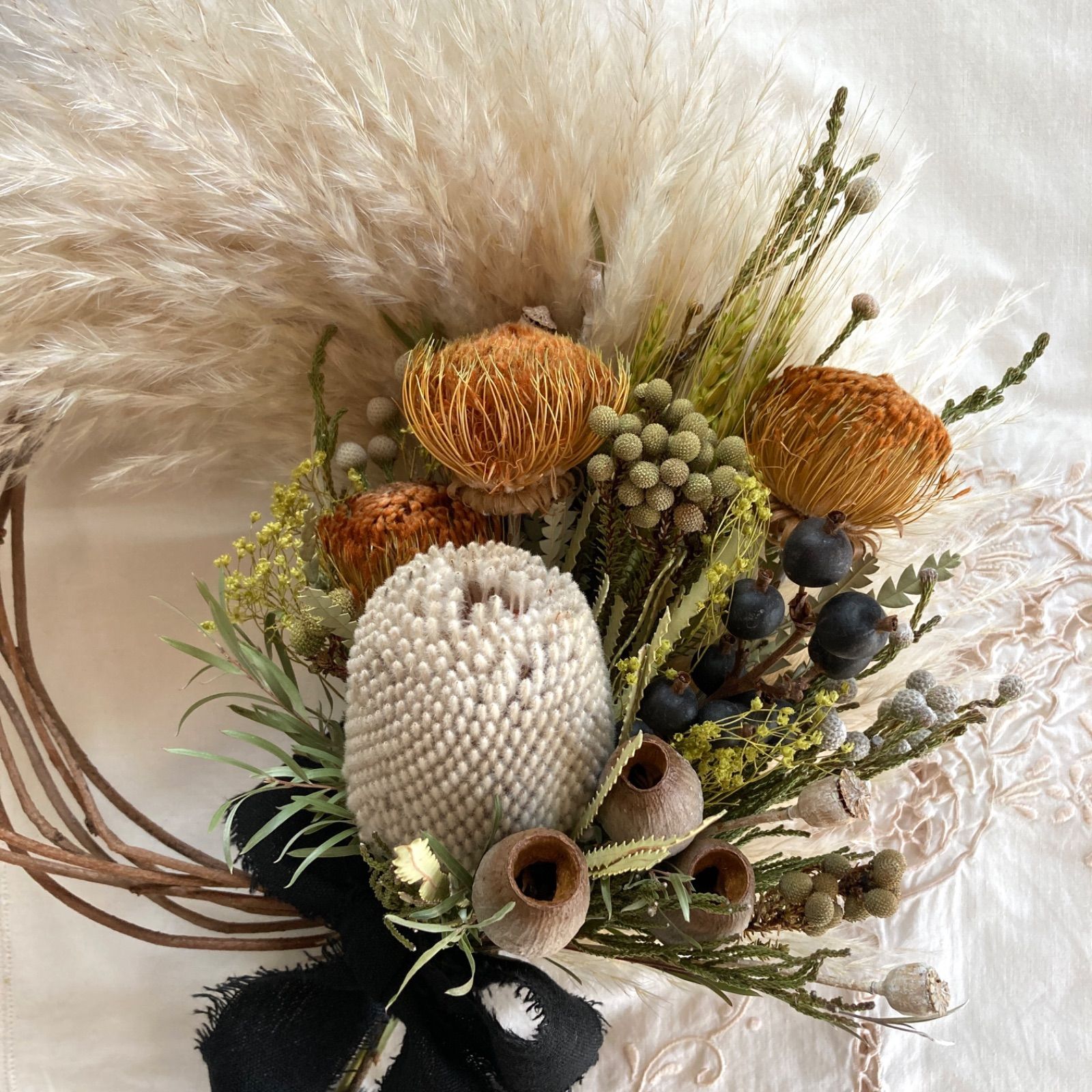 ネイティブフラワーとパンパスグラスふわふわナチュラルリース(32㎝)