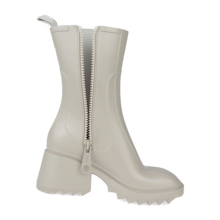 Chloe クロエ BETTY RAIN BOOTS ベティ レインブーツ レインシューズ CHC19W239 G8 28U PVC ラバー  ノマドベージュ 雨靴 サイドジップ スクエアトゥ 参考サイズ約25.5～26cm相当 【本物保証】 - メルカリ