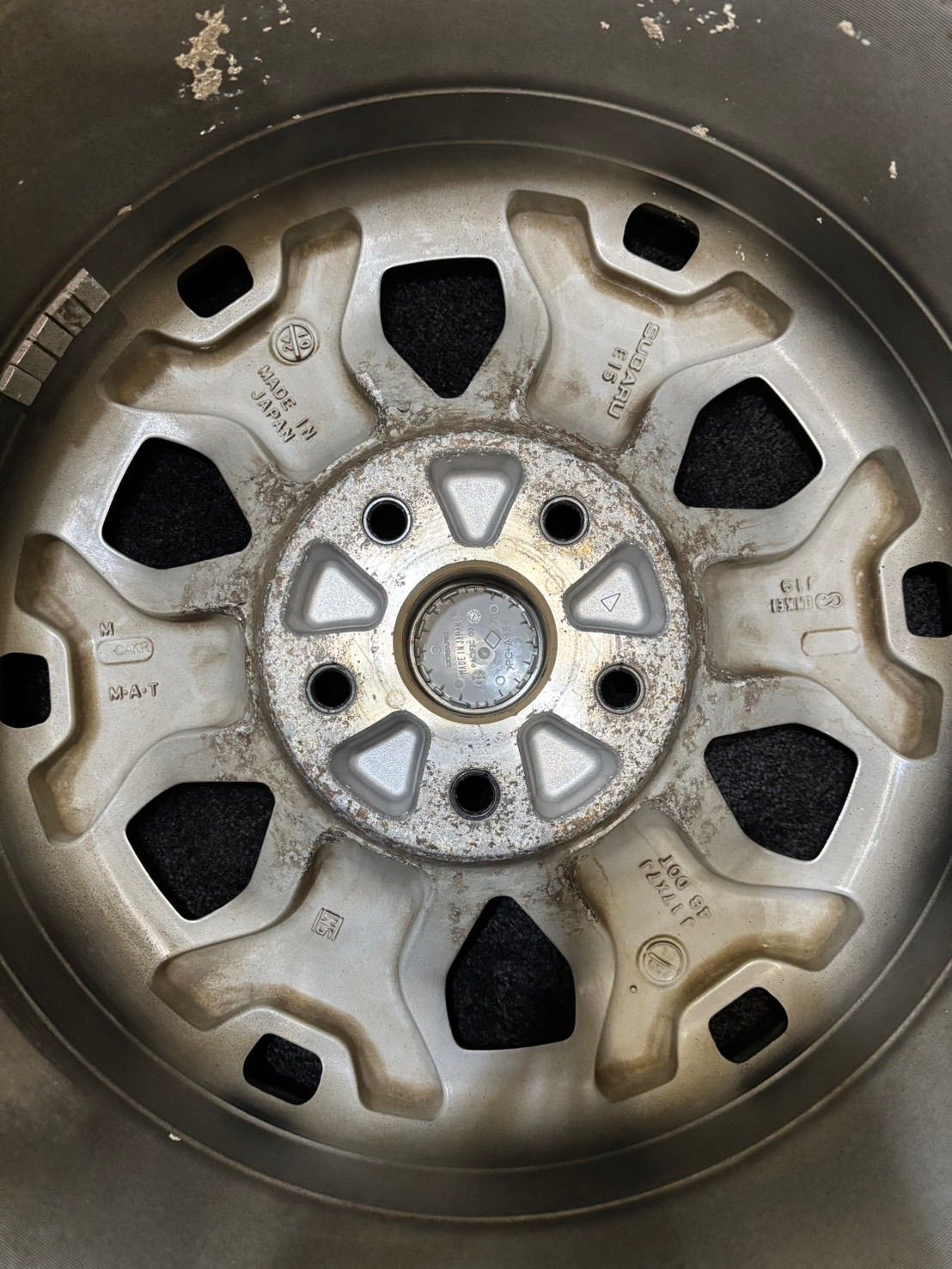 ☆スバル SKフォレスター 純正 17インチ 7J +48 114.3 5H アルミ