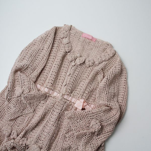ワンダフルワールド 生成 勿忘草モチーフ使い 透かし編み綿ニット 透かし編み刺繍クロップドプルオーバー通販｜レディース