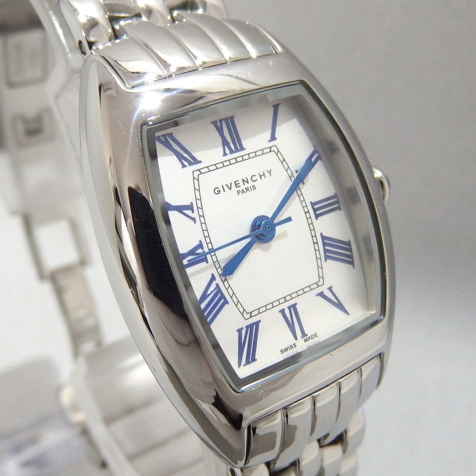 美品☆GIVENCHY HELVETICA REG.003009685 トノー レディース