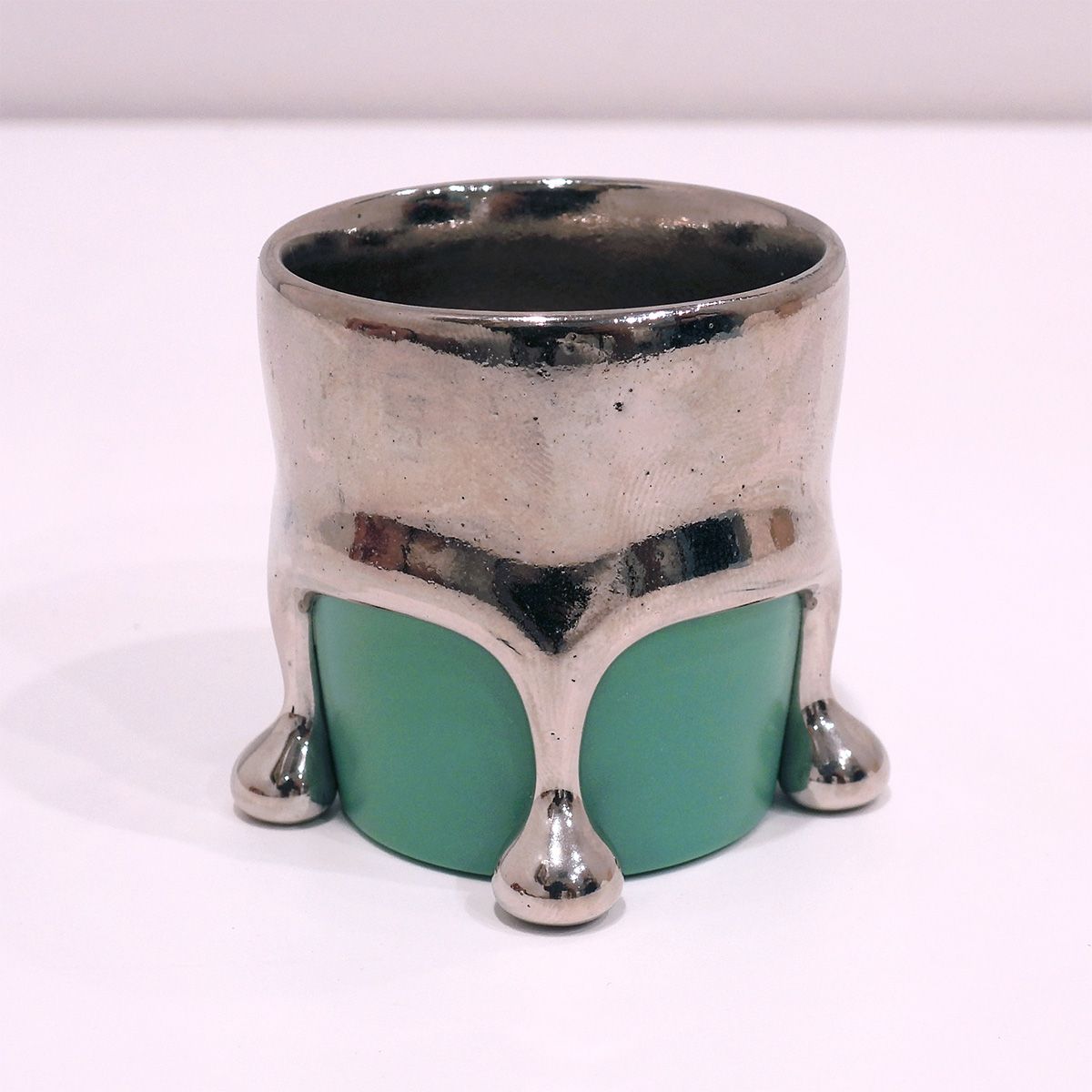 未使用品 桑田卓郎 ぐい呑み 盃 酒器 陶芸 現代アート 本物保証 真作保証 未使用品 桑田卓郎 ぐい呑み 盃 酒器 陶芸 現代アート 本物保証