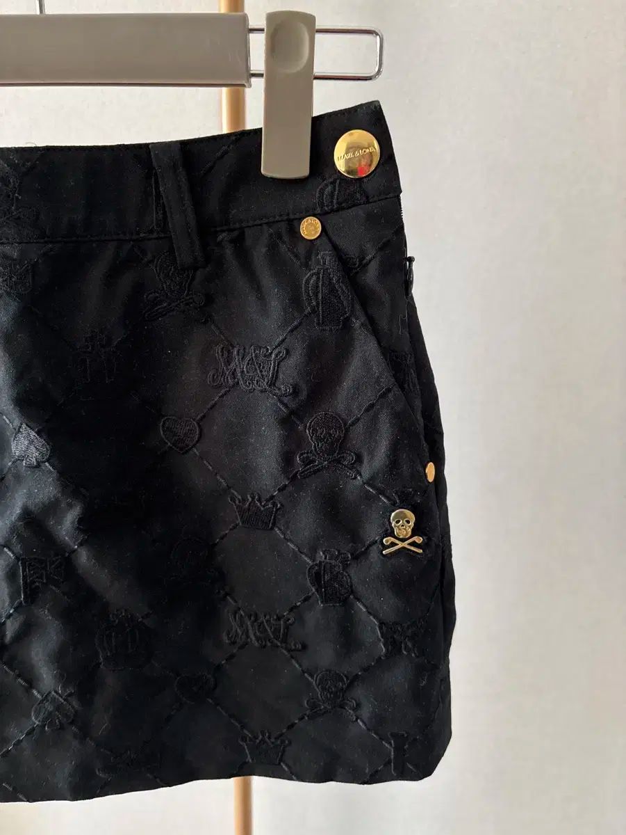 【即発送】ゴルフ マークアンドロナ レディース スカート (XSサイズ) MARK & LONA(マークアンドロナ) ゴルフスカート xs MARK&LONA