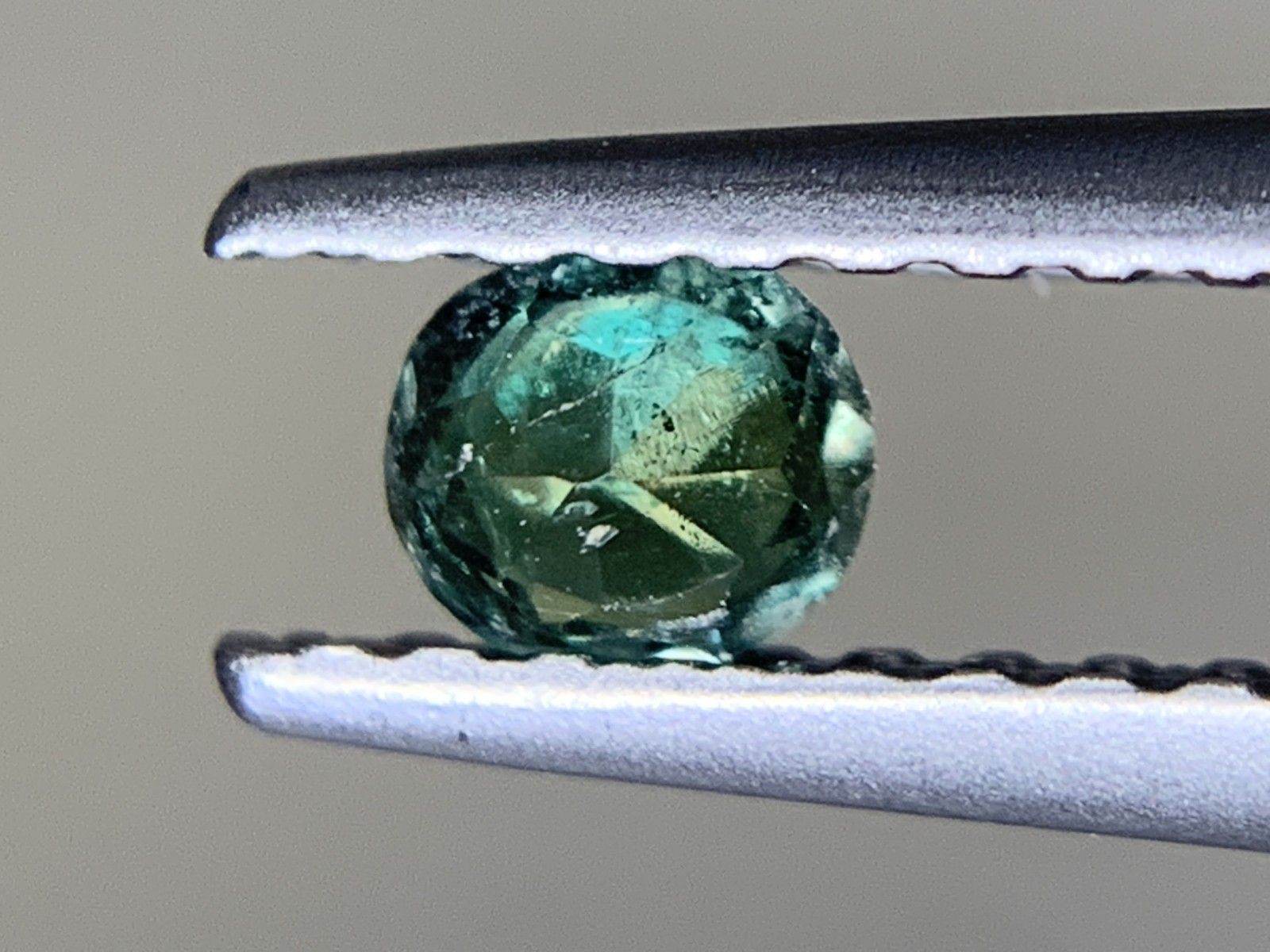 宝石ソーティング付き 天然 アレキサンドライト 0.180ct 縦3.5㎜×横3.2㎜×高さ1.8㎜ ルース 裸石 1588Y TALLINNNEXPO_COM