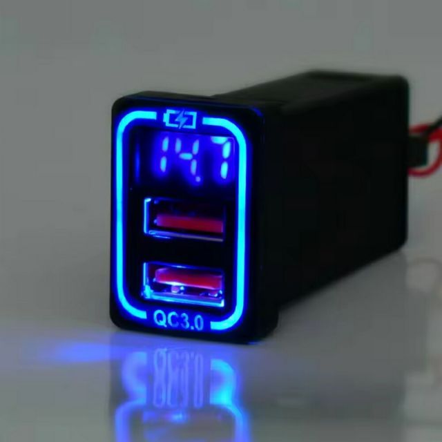 CT200H ZWA10 H24/8- 電圧計付き デュアル USBポート 【ブルーLED】 2ポート/USB電源増設 QC3.0 急速充電 USBスイッチホールカバー スマホ タブレット 充電 車載