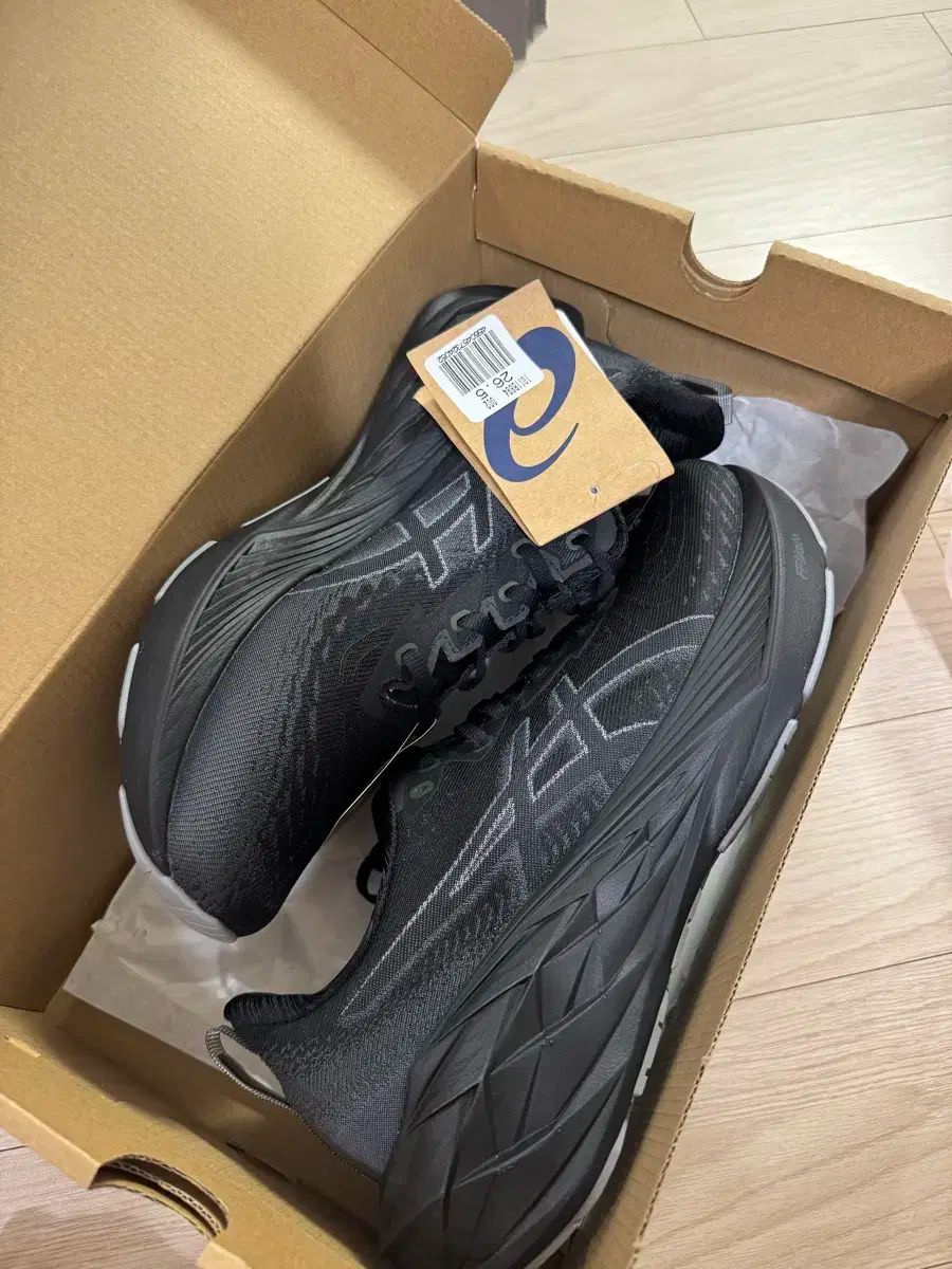 アシックス ノヴァブラスト4 ブラック 265 ワイド