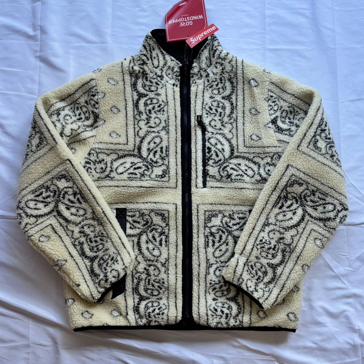 19aw Supreme Reversible Bandana Fleece Jacket Tan M Size Supreme