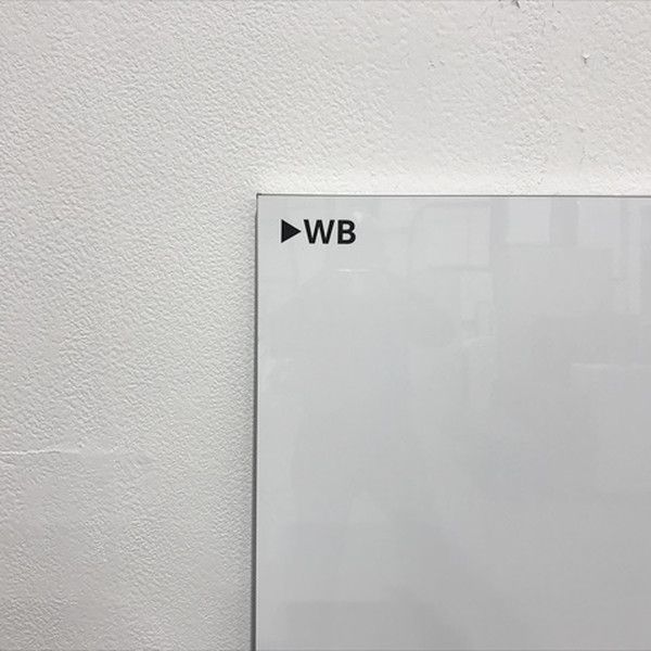 ホワイトボード 壁掛 縦型 メタルライン シルバー