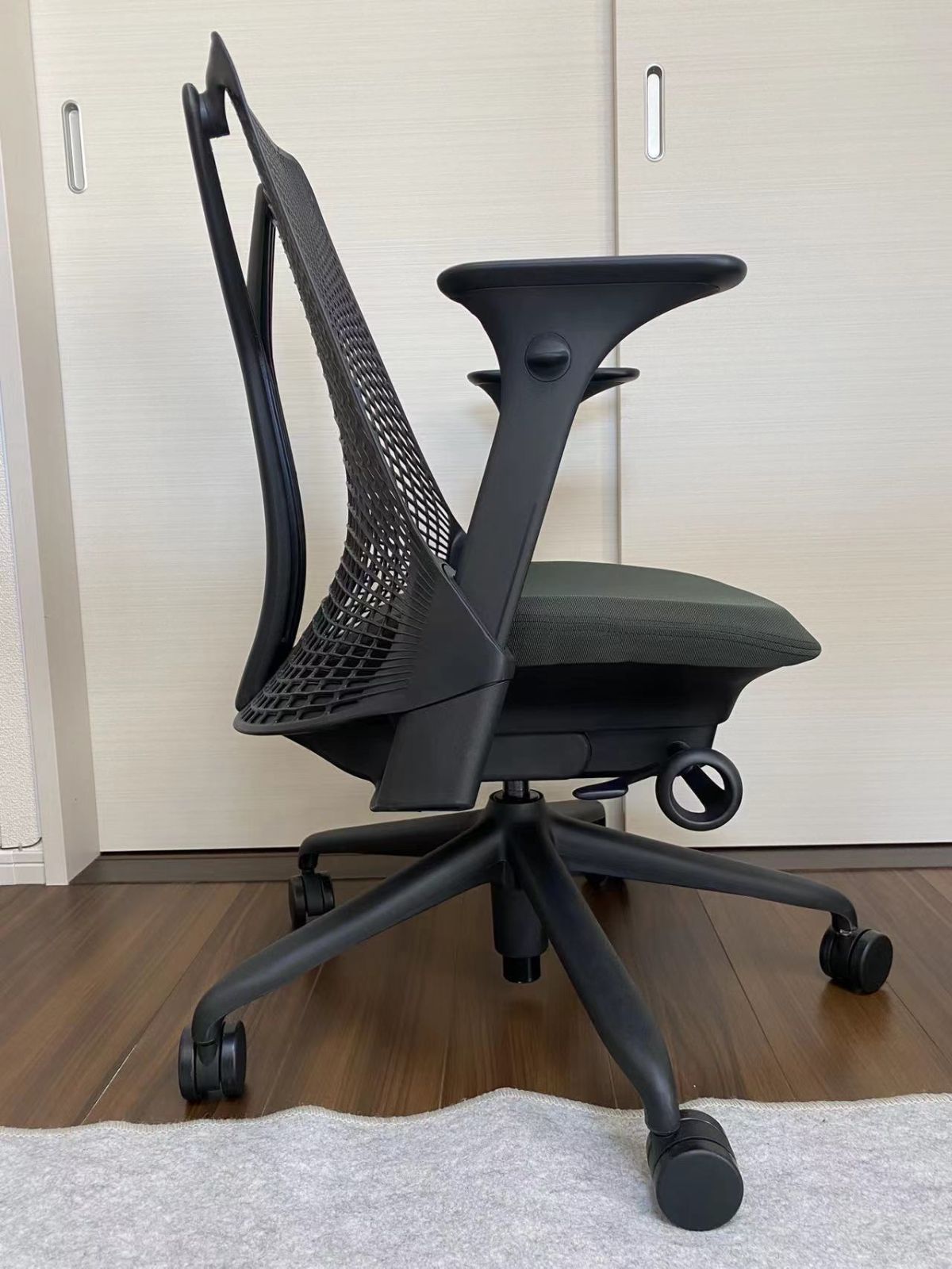 運送料お客様負担 / ハーマンミラー セイルチェア - メルカリ