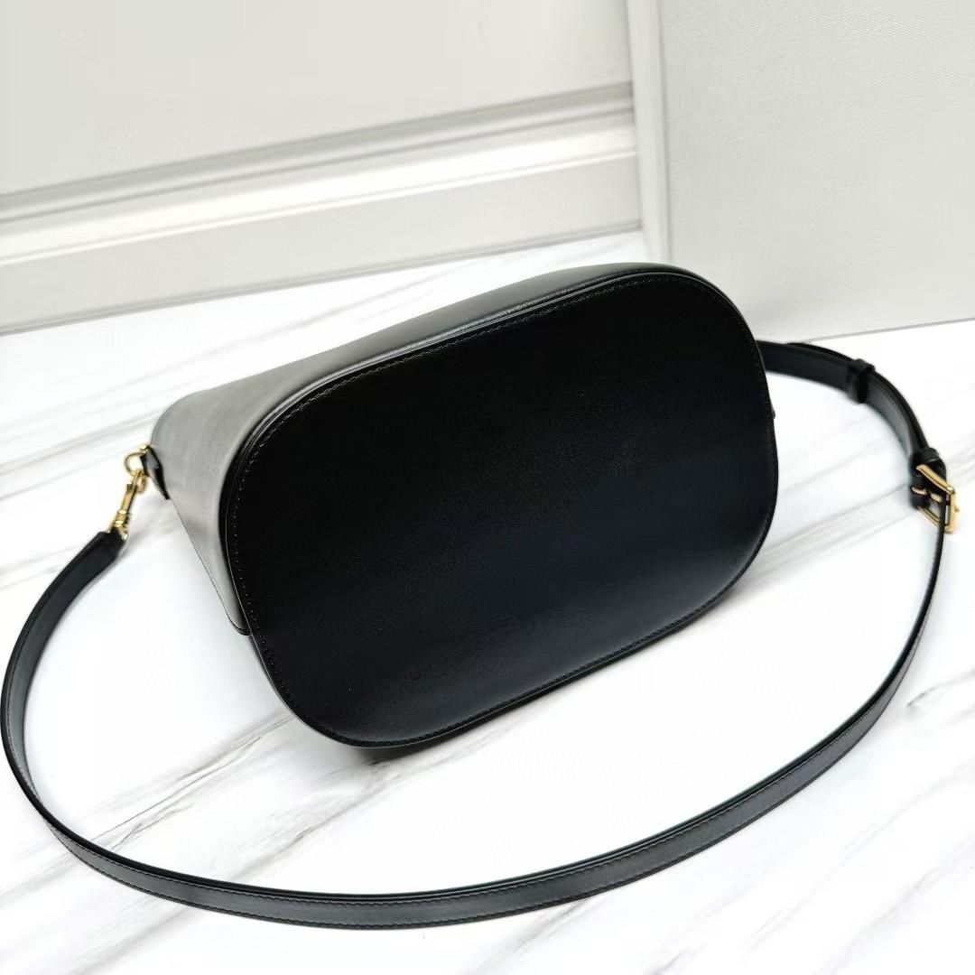 CELINE(セリーヌ) ショルダーバッグ スモール バケット - メルカリ