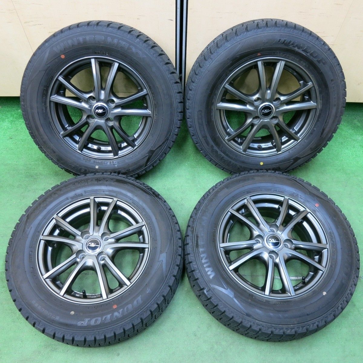 バリ溝★スタッドレス 185/70R14 2020年 バリ溝！21年！キレイ！9.5分以上☆スタッドレス 185/70R14