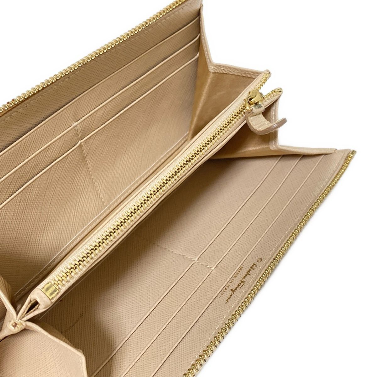 FERRAGAMO/SalvatoreFerragamo(サルバトーレフェラガモ) 長財布