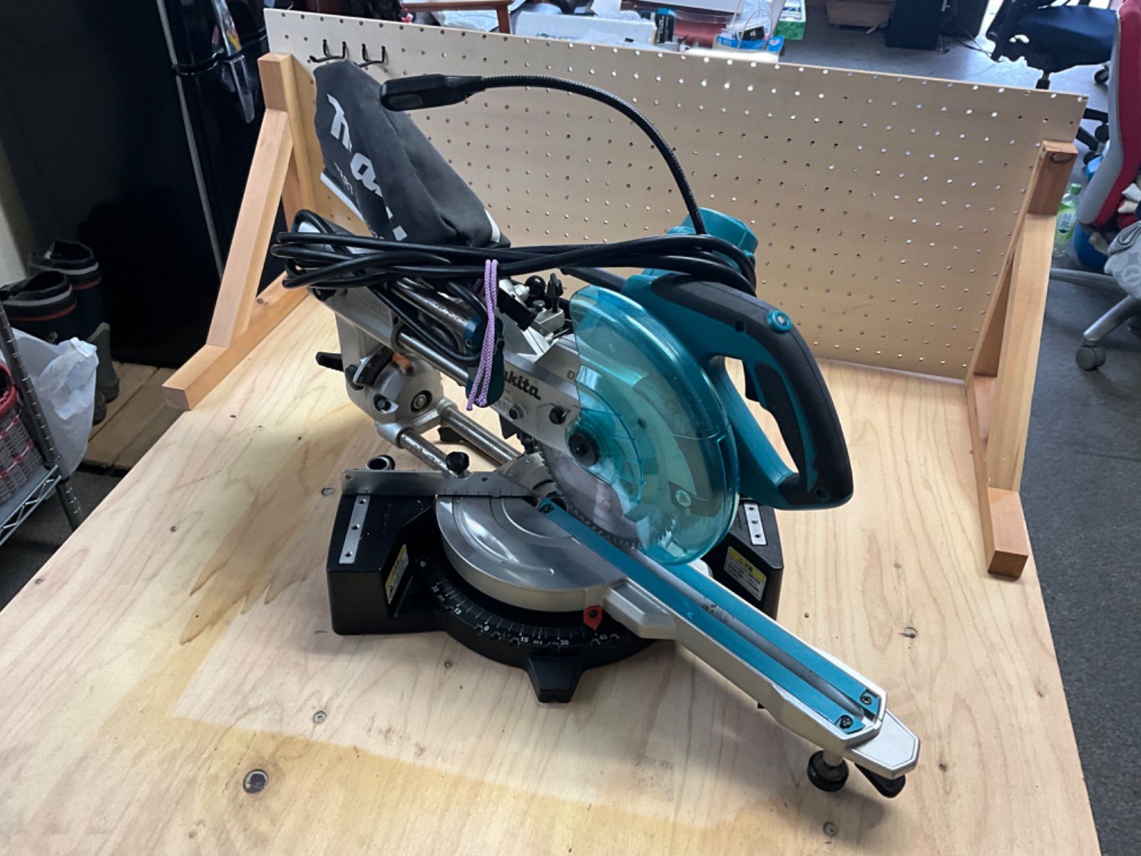 マキタ 165mmコード式スライド丸ノコ LS0612FL 中古品 - メルカリ