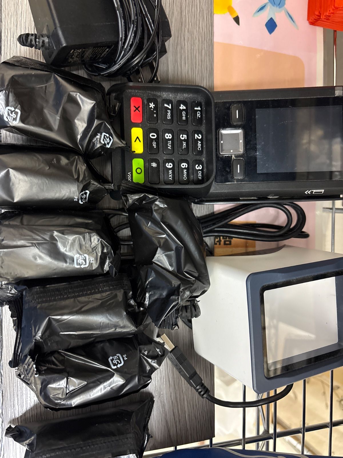 Verifone v200c レジ キャッシュレス ロール 返品交換 不可