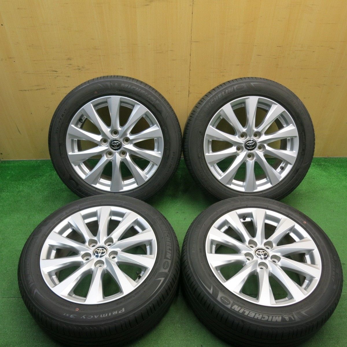 【9/27まで】カムリ70系  トヨタ　純正アルミ　215/55R17 カムリ70系 トヨタ 純正アルミ 215/55R17