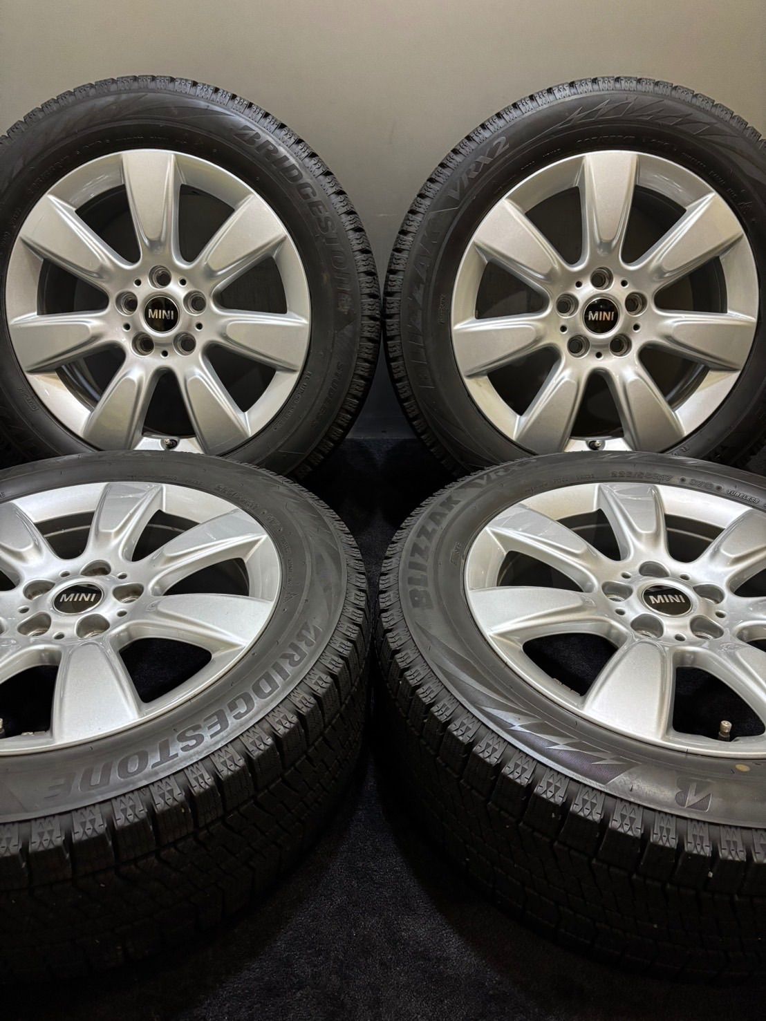 225/55R17 BRIDGESTONE/VRX2 19年製 BMW MINI F60 クロスオーバー 純正 17インチ 7.5J +52 112 5H スタッドレス 4本 (南7-H869)