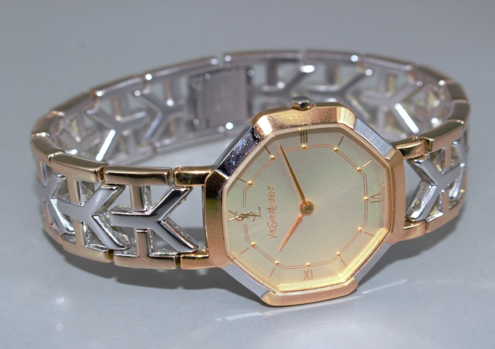 VRW-1368』☆時計☆ YVES SAINT LAURENT (イヴサンローラン)☆4620 