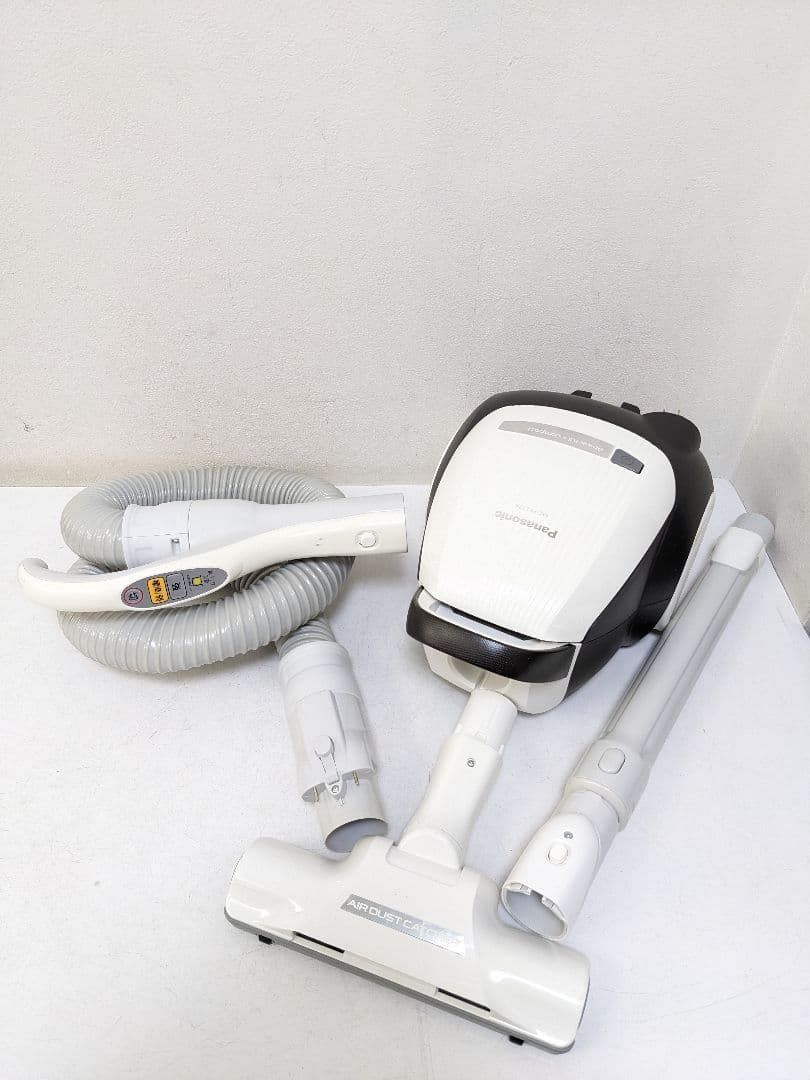 Panasonic MC-PKL17A-W 紙パック式掃除機 2016年製 Panasonic MC-PKL17A-W 紙パック式掃除機 2016年製 Panasonic