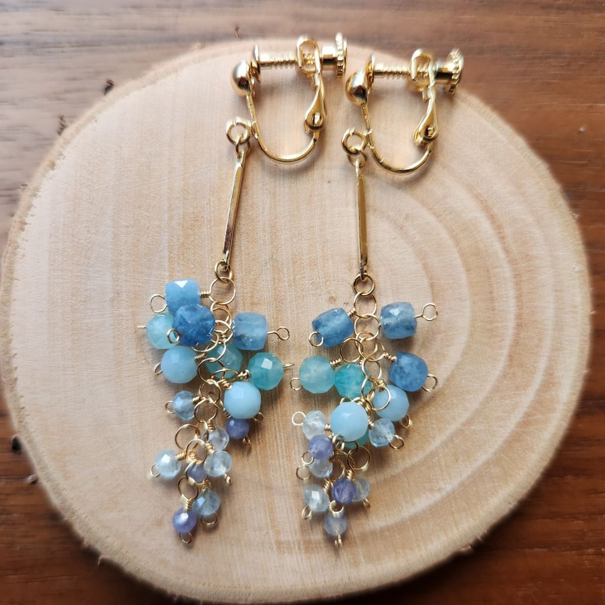 アクアマリンの流水 天然石イヤリング/ピアス ☆ハンドメイド - メルカリ