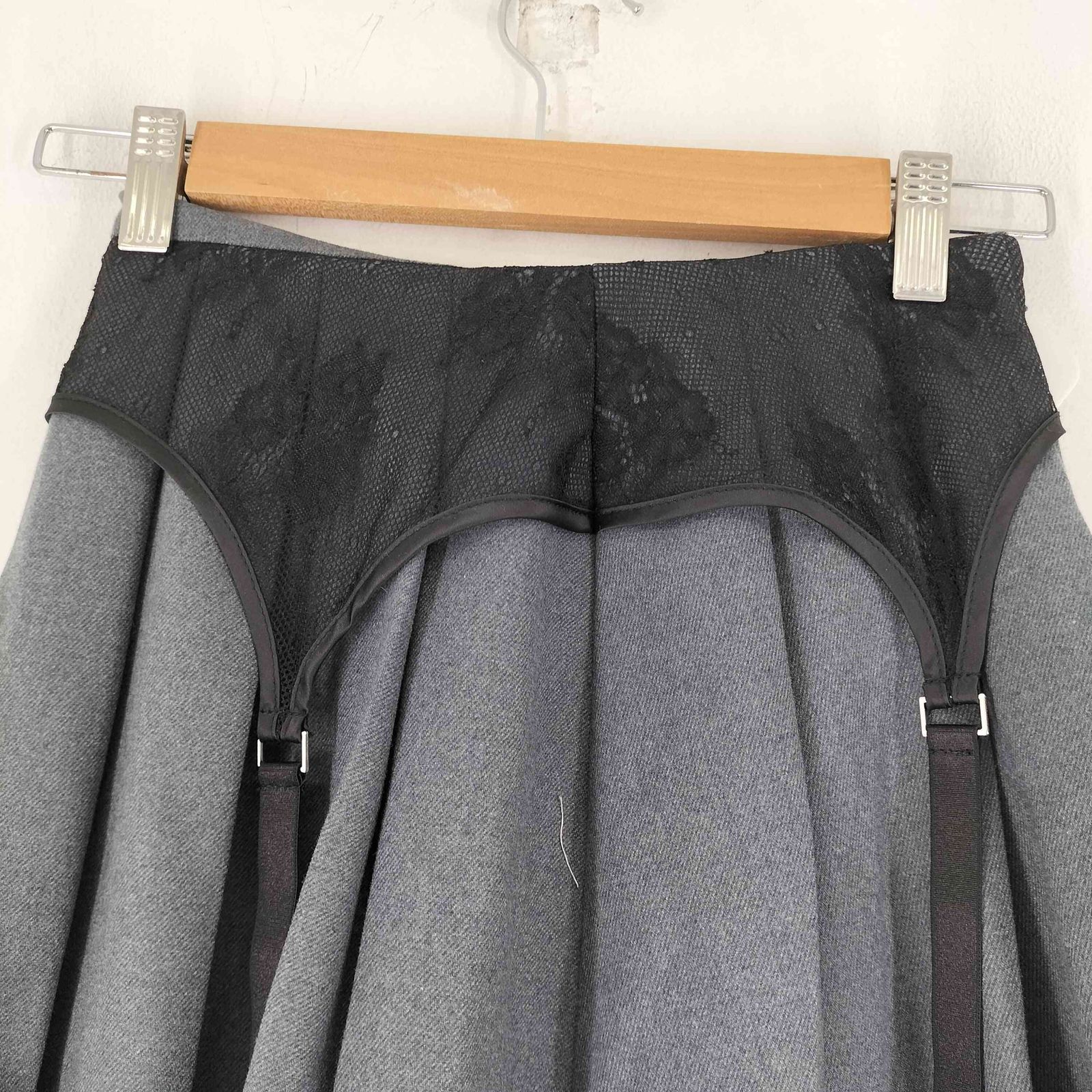 ダーリッチ ガーターデザインプリーツミニスカート ダーリッチ Darich プリーツカーゴミニスカート （ベージュ