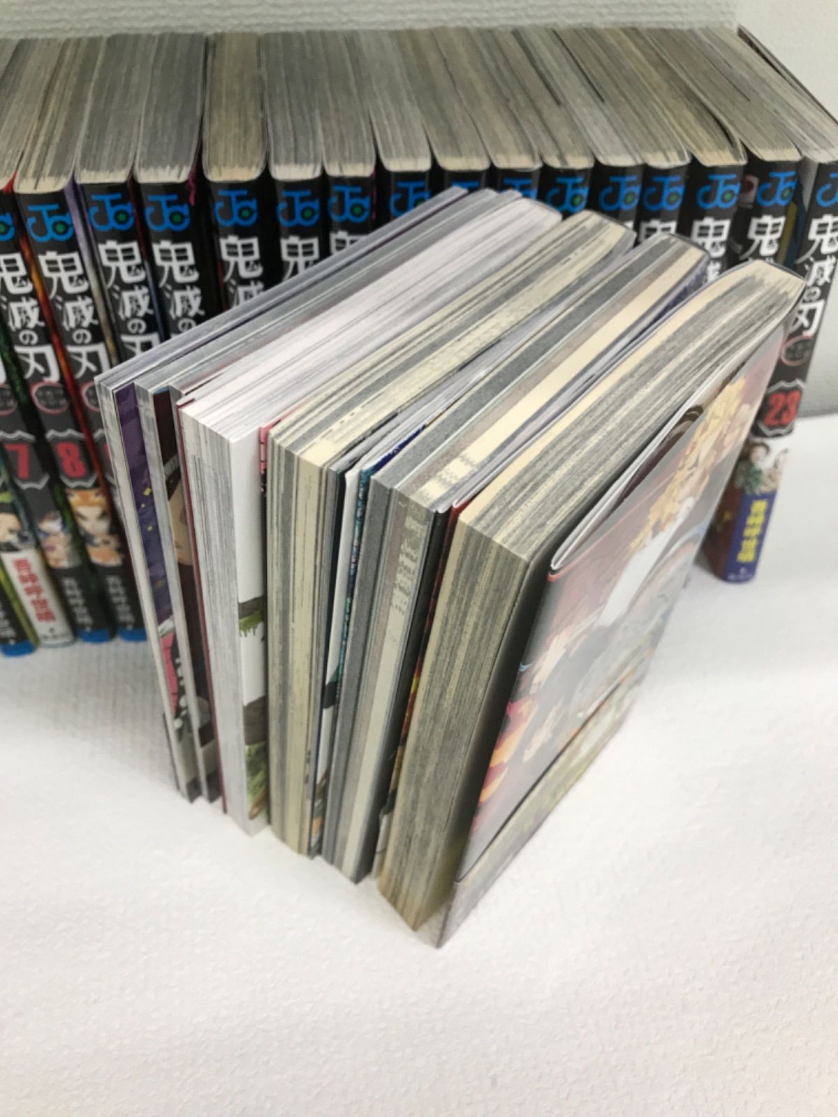 ★鬼滅の刃 ★全巻セット&ファンブックと零巻★初版本込み★ 鬼滅の刃全巻＋劇場特典非売品零巻＋外伝＋鬼滅作者吾峠呼世晴短