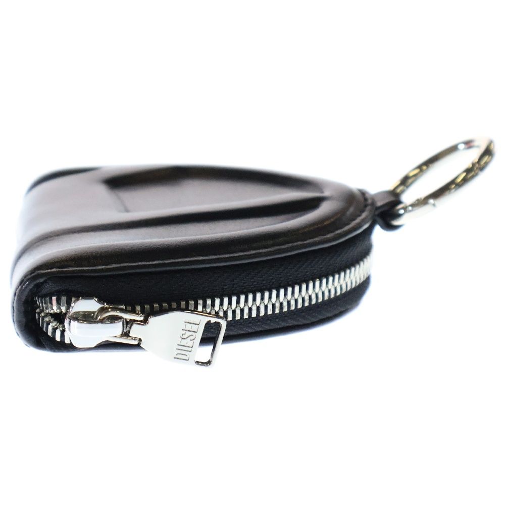DIESEL (ディーゼル) 1DR-FOLD COIN PURSE ZIP ロゴ刻印 レザーコイン DIESEL (ディーゼル) 1DR-FOLD COIN PURSE ZIP ロゴ刻印 レザーコイン