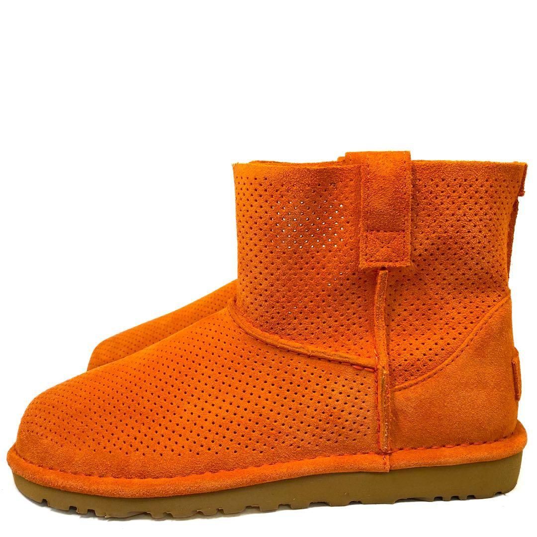 未使用・展示品】UGG アグ Classic Unlined Mini Perf クラシック