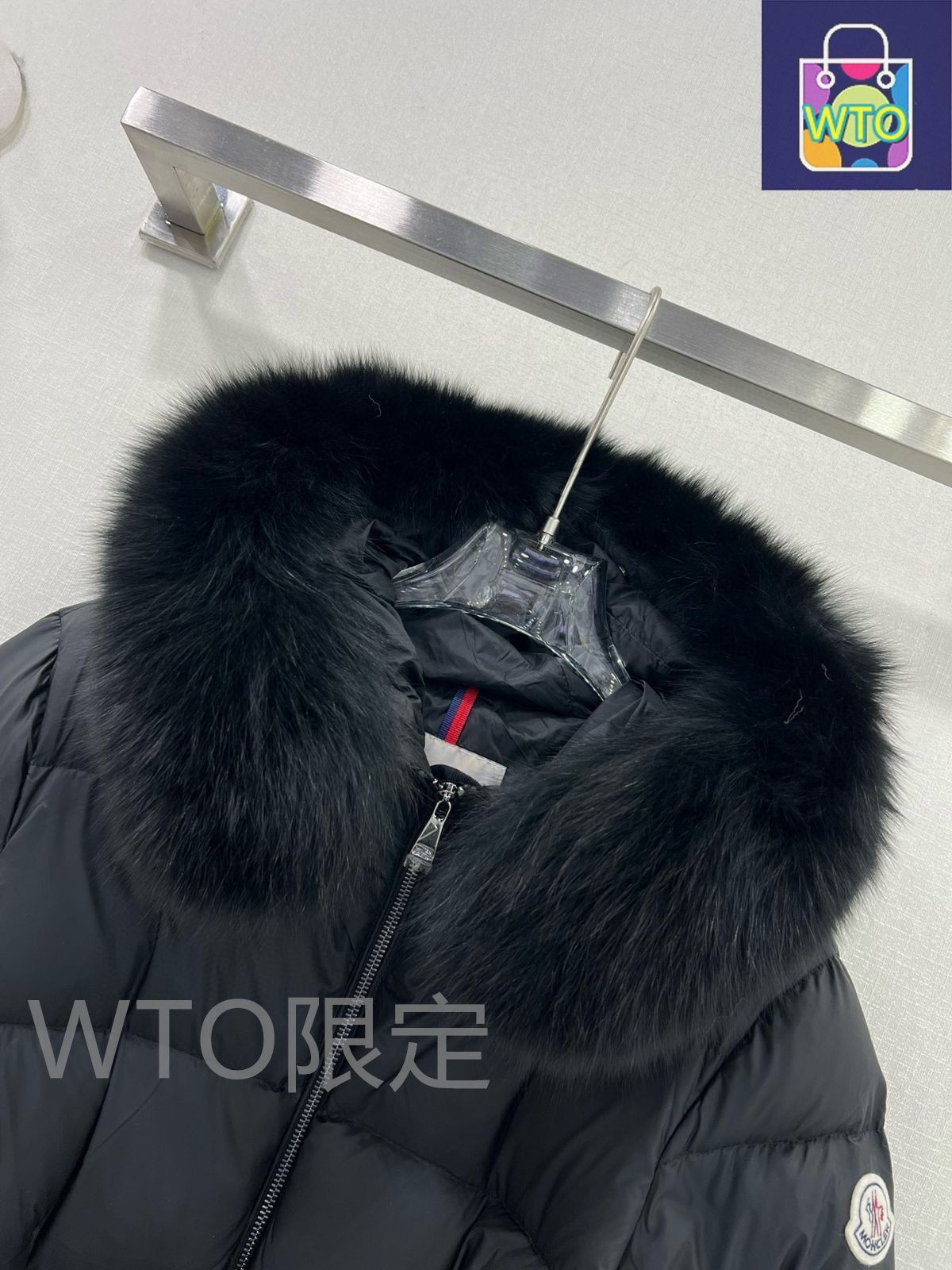 MONCLER 黒 ダウンジャケット フード付き モンクレール MONCLER モンクレール ダウンジャケット