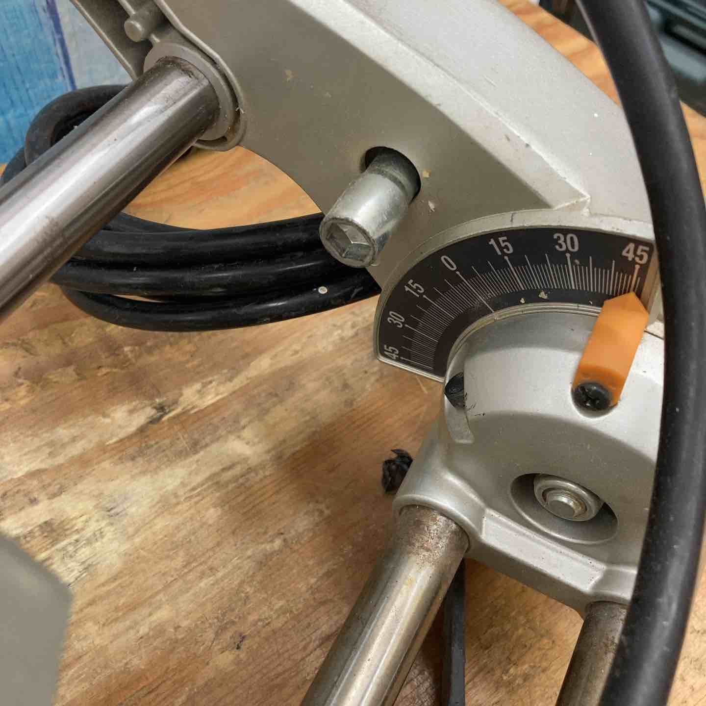 makita スライドマルノコ