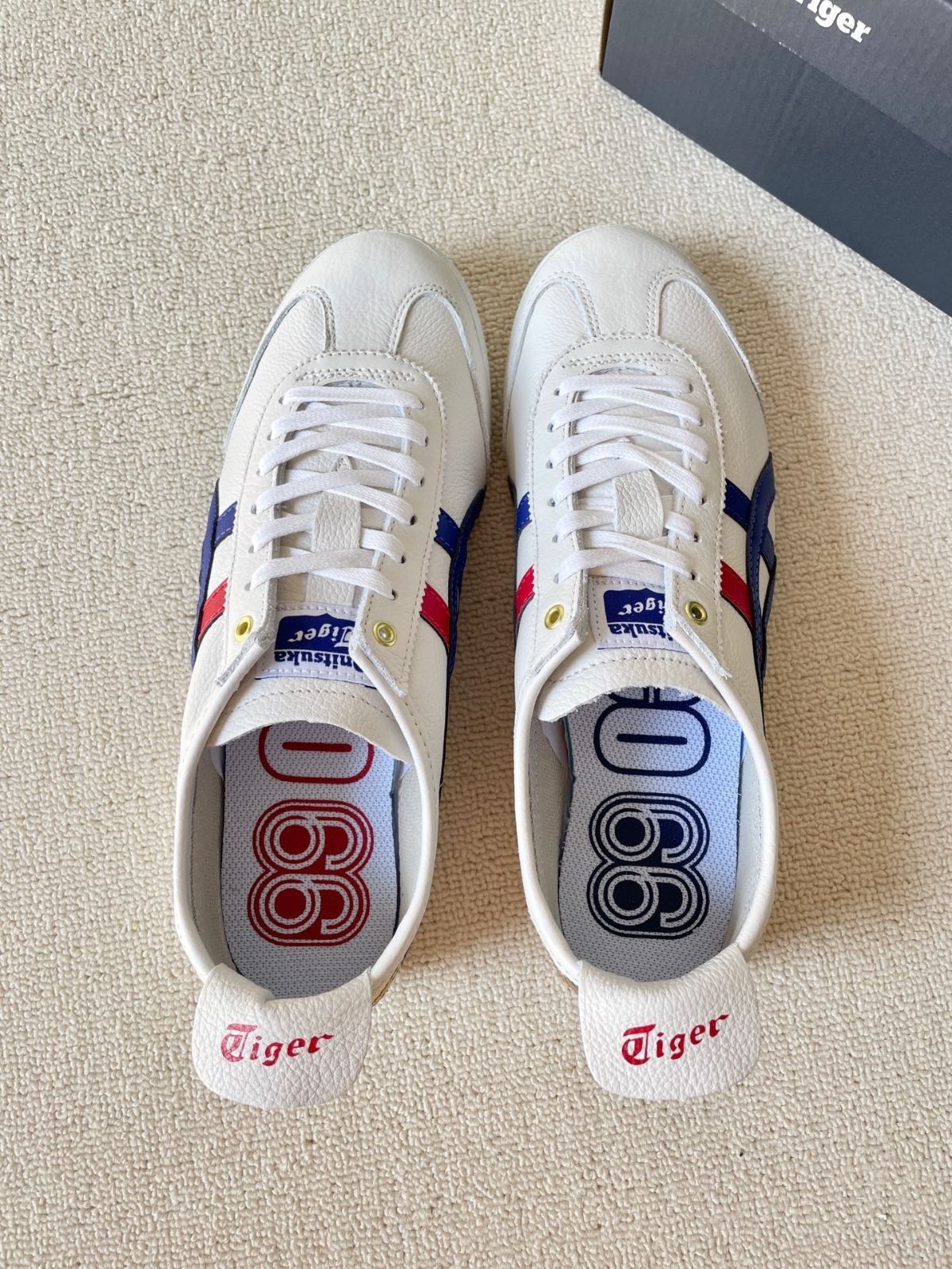Onitsuka TigerオニツカタイガーMEXICO 66ローカットスニーカー